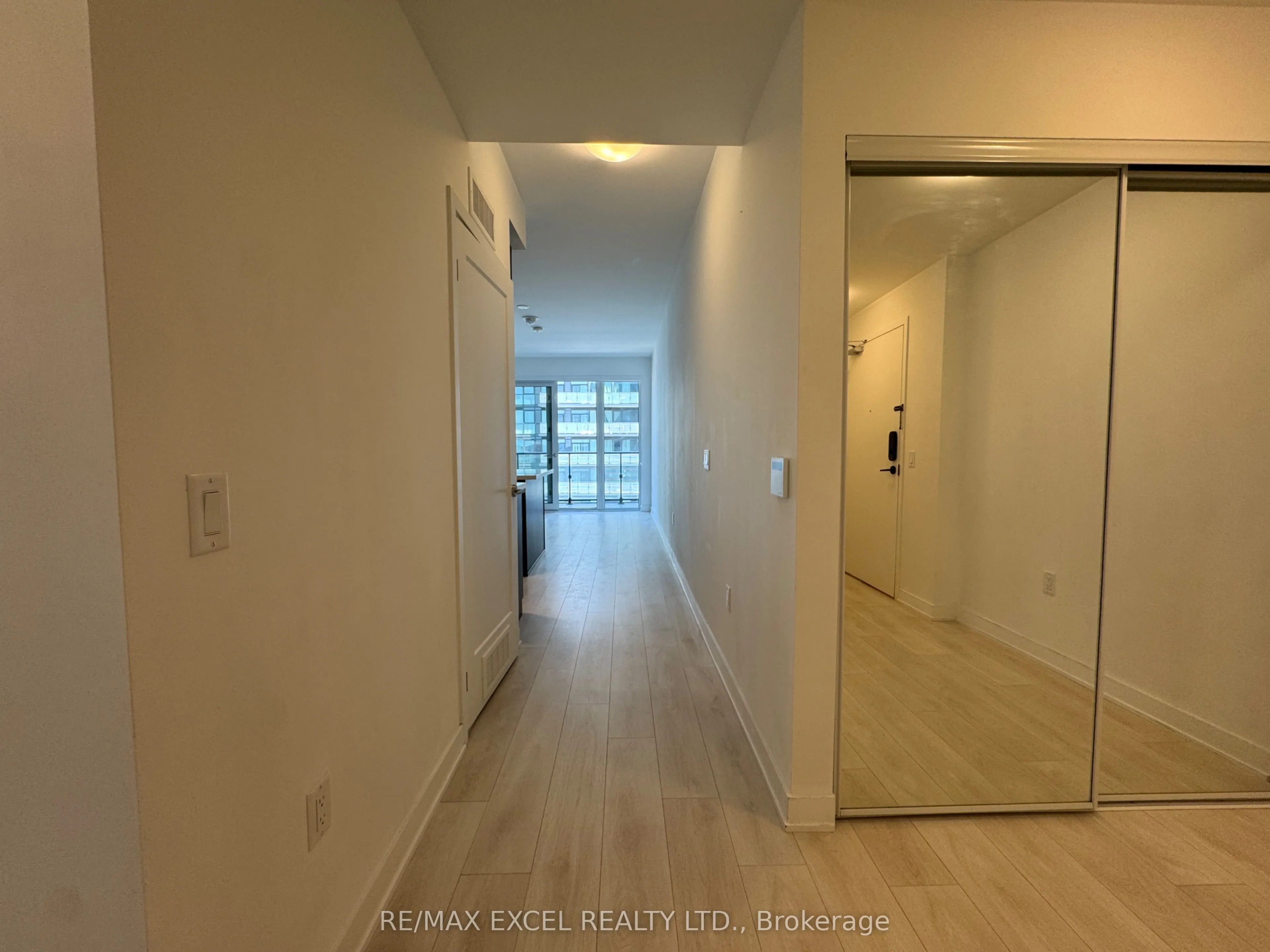 95 Oneida Crescent, #1204