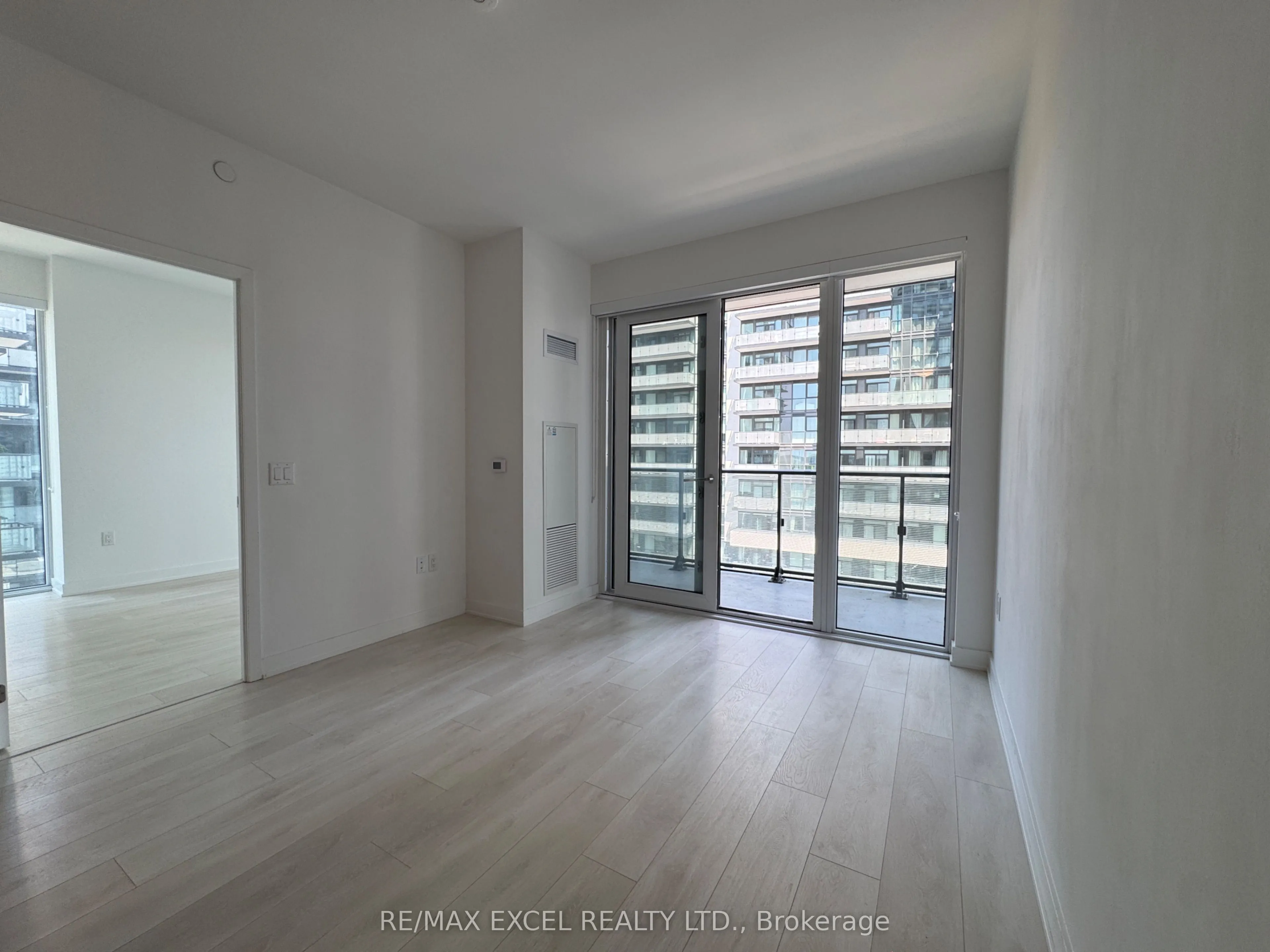 95 Oneida Crescent, #1204