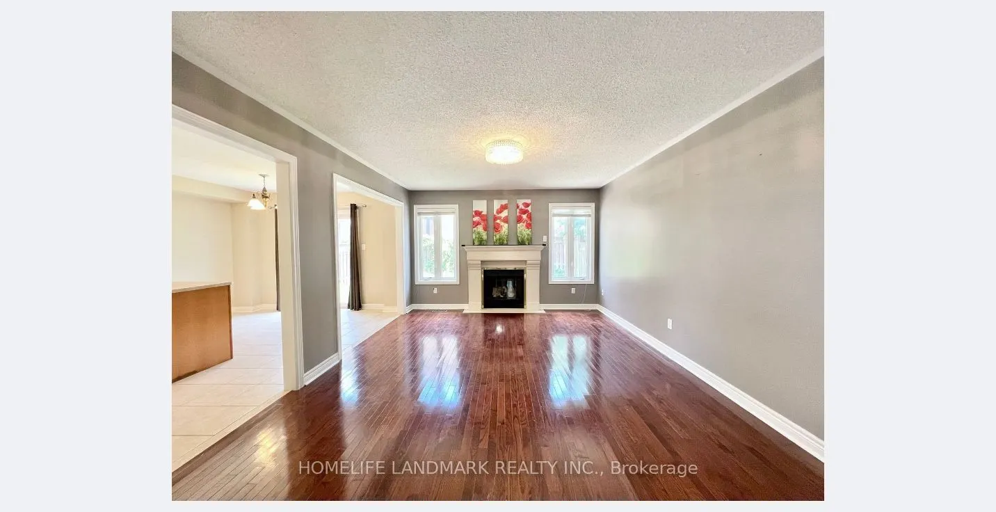 863 Oaktree Crescent