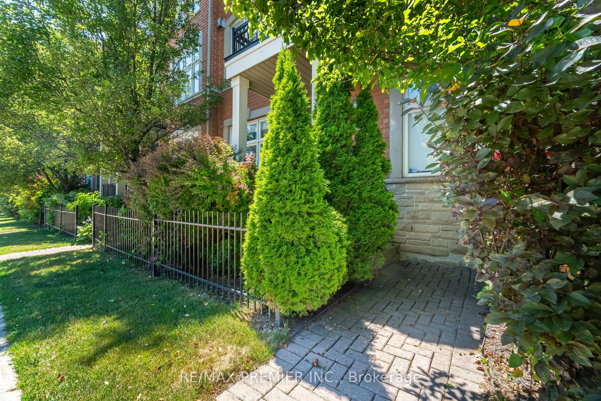 18 Helen Street