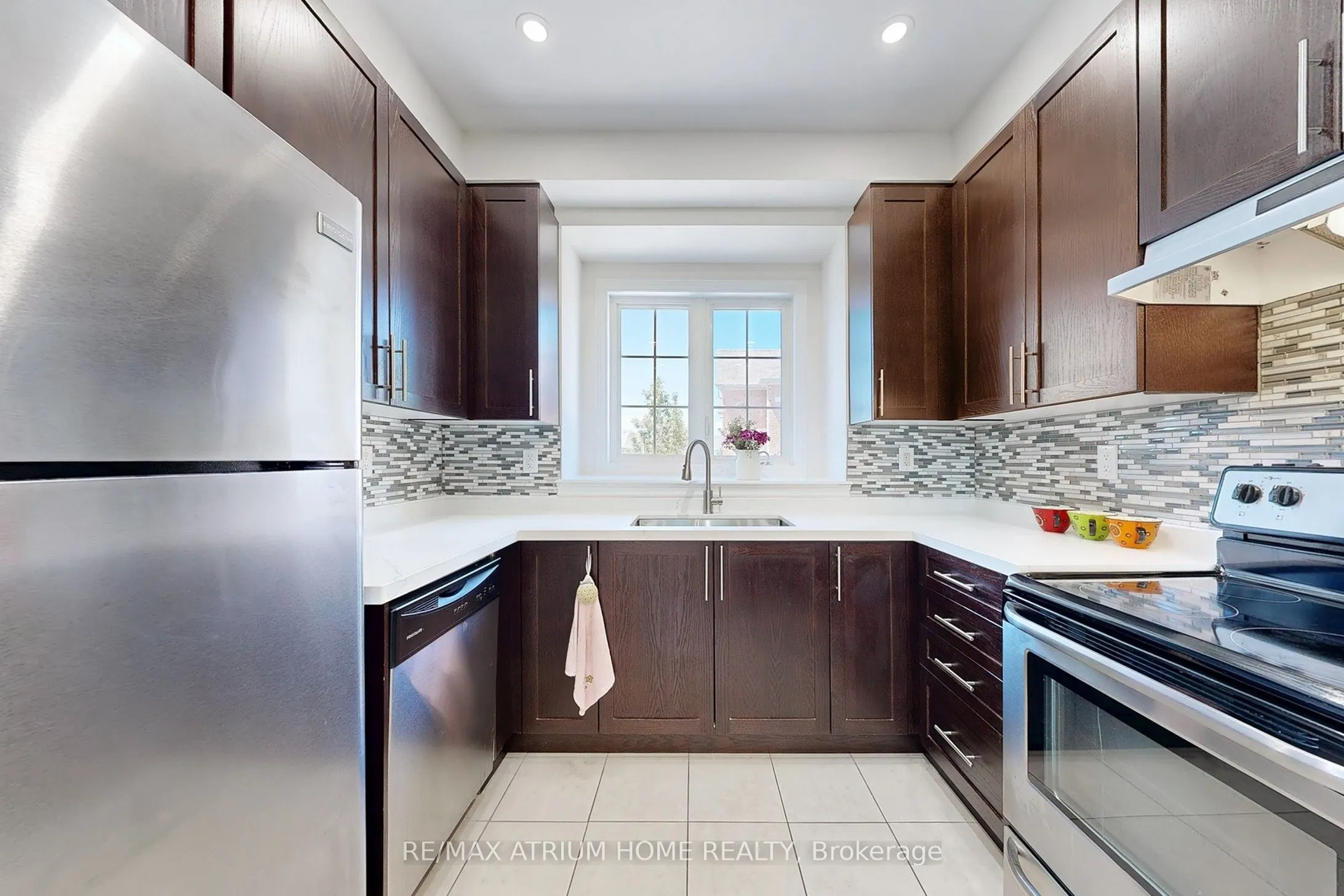 15 Old Colony Road, #99