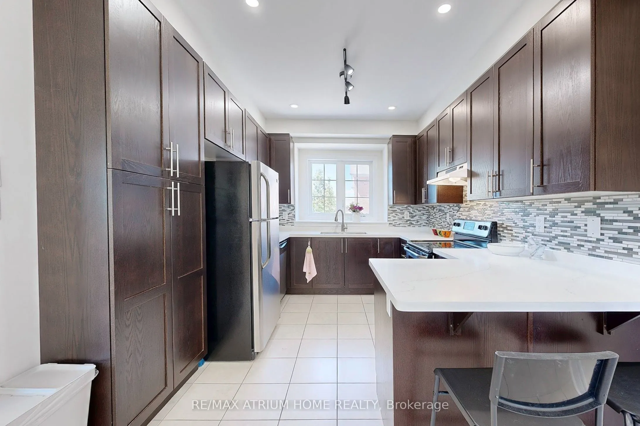 15 Old Colony Road, #99