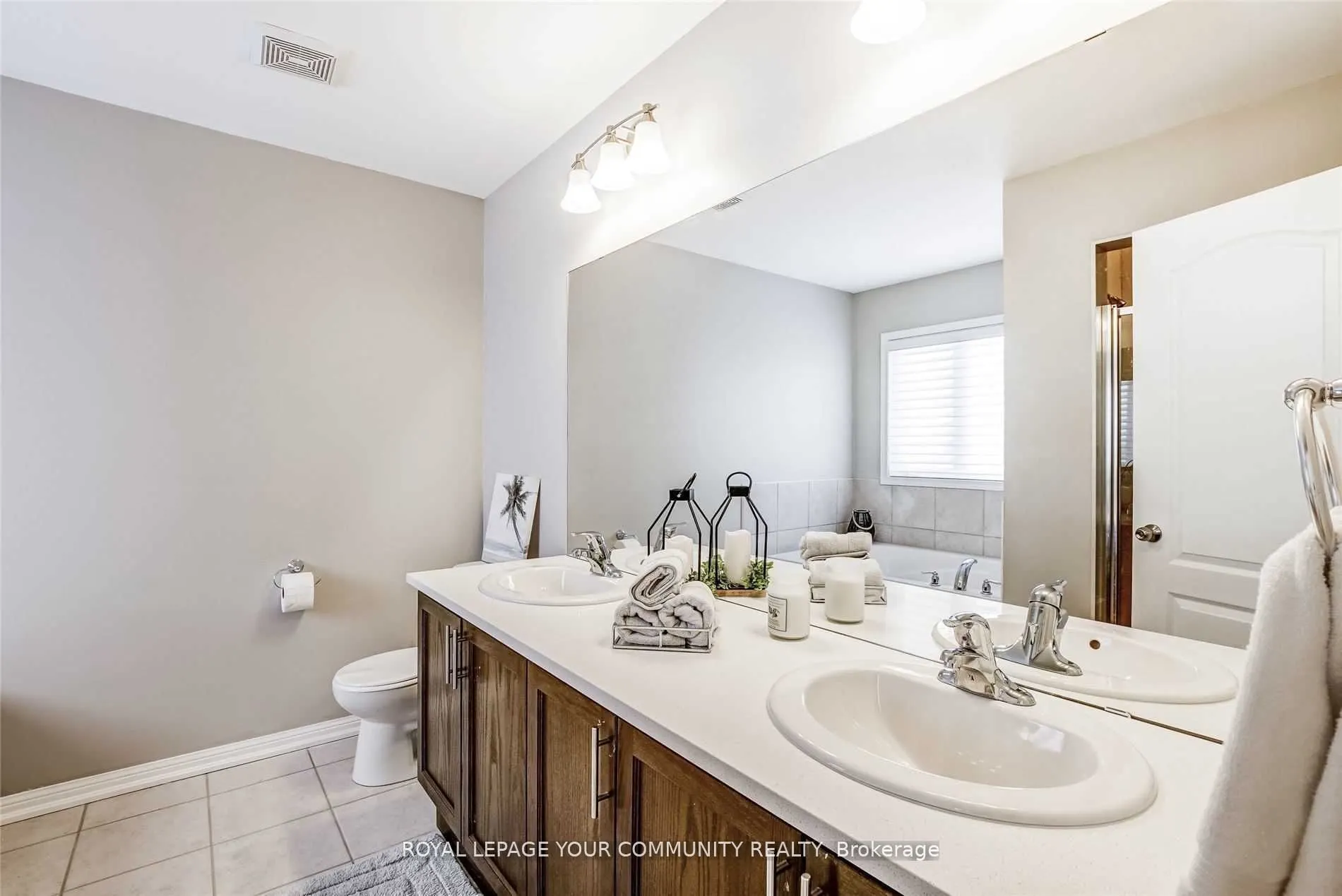 16 Don Hadden Crescent