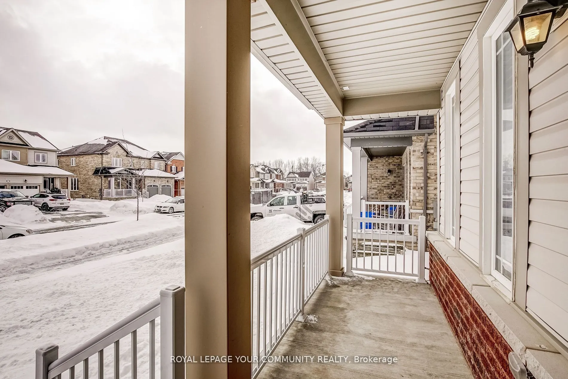 16 Don Hadden Crescent