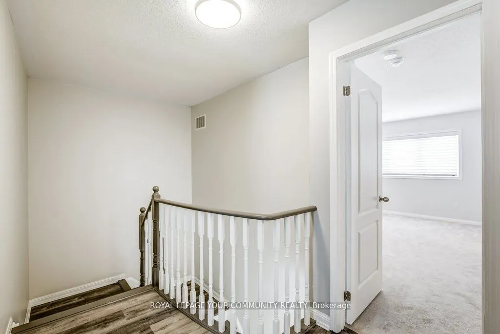 16 Don Hadden Crescent