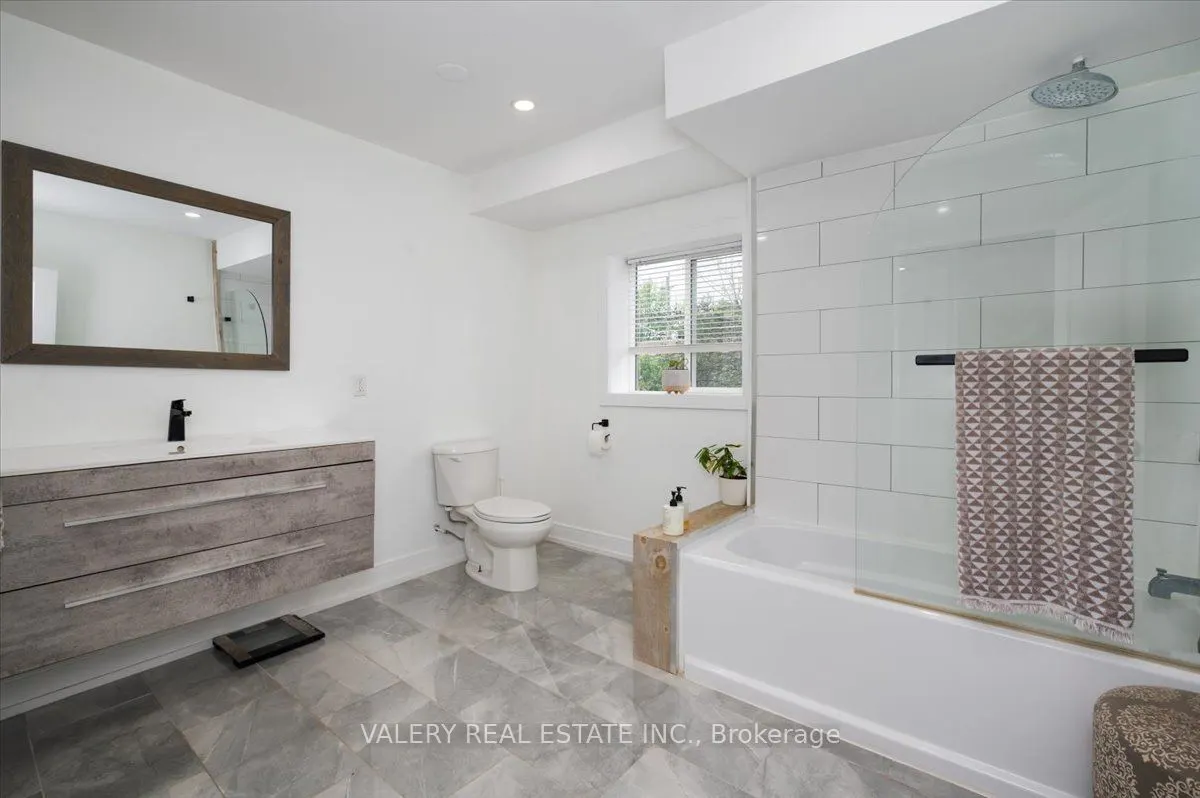 1020 Ewart Street