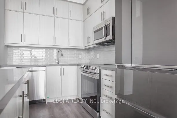 75 Oneida Crescent, #PH04