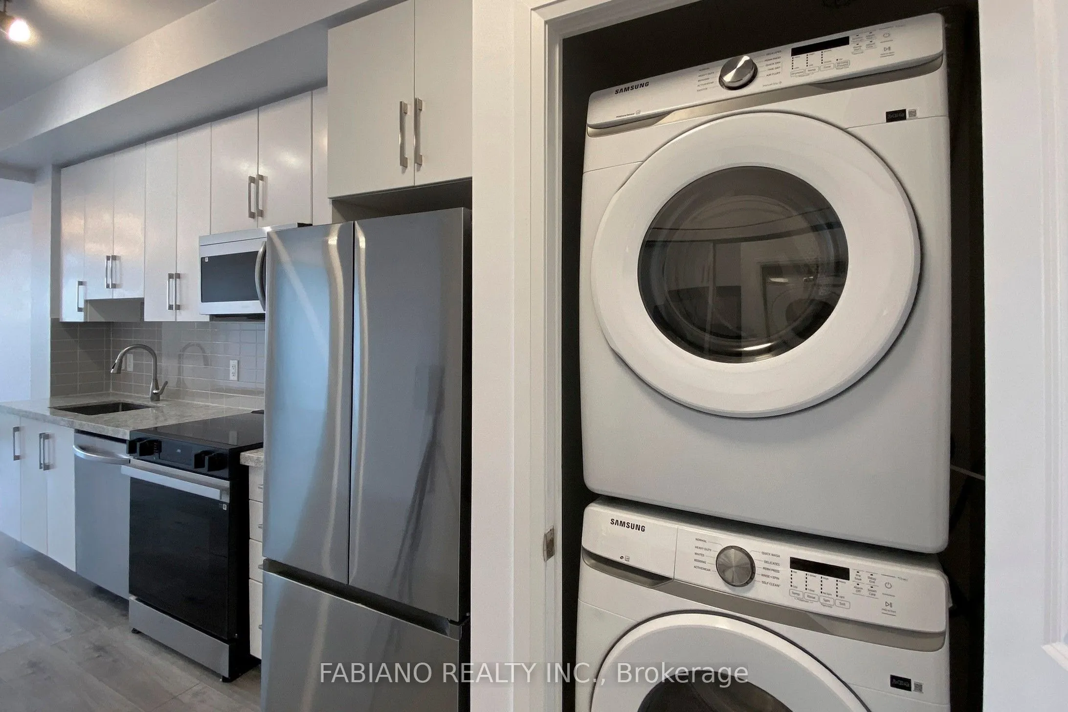 7171 Yonge Street, #2303