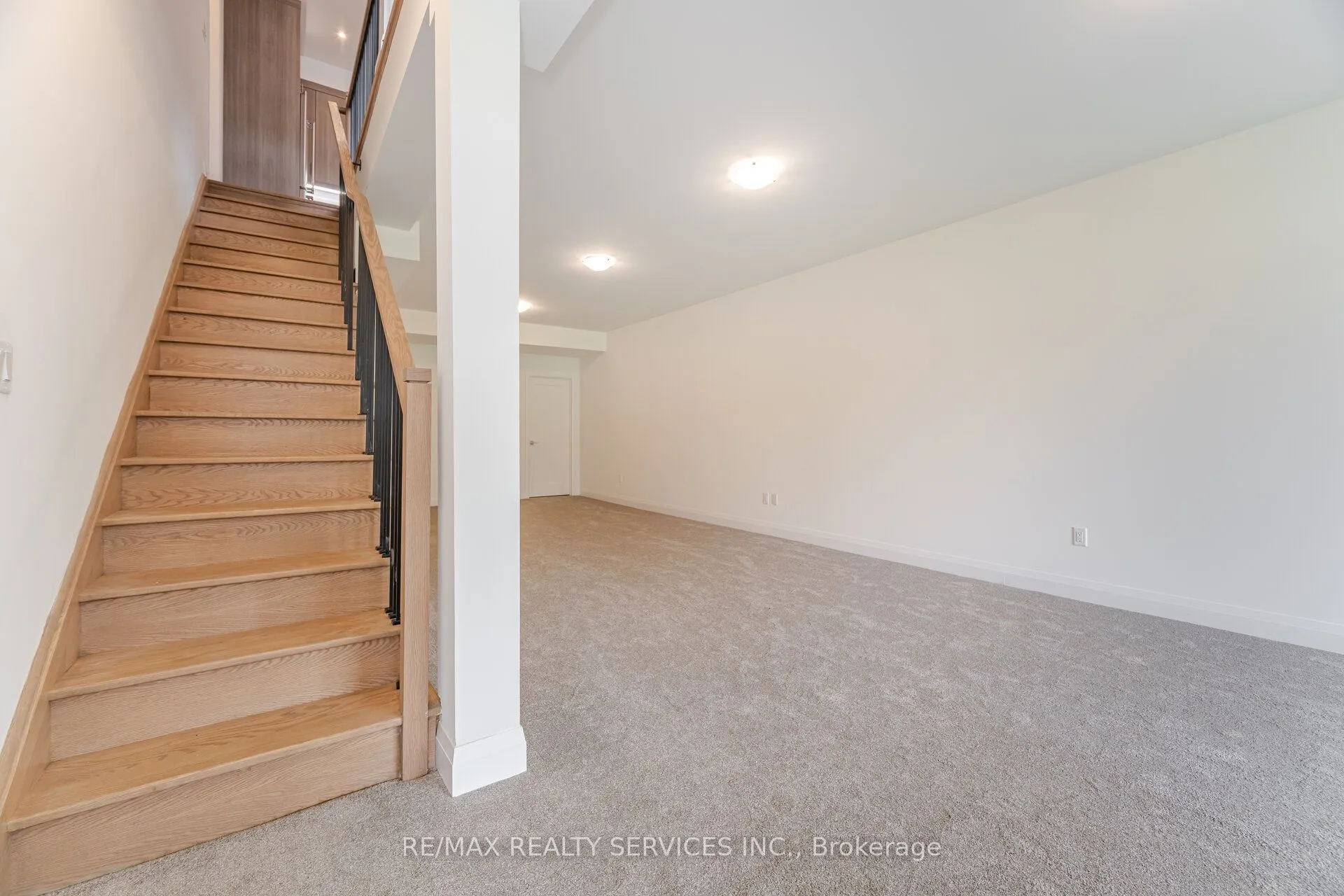 8 Lois Torrance Trail