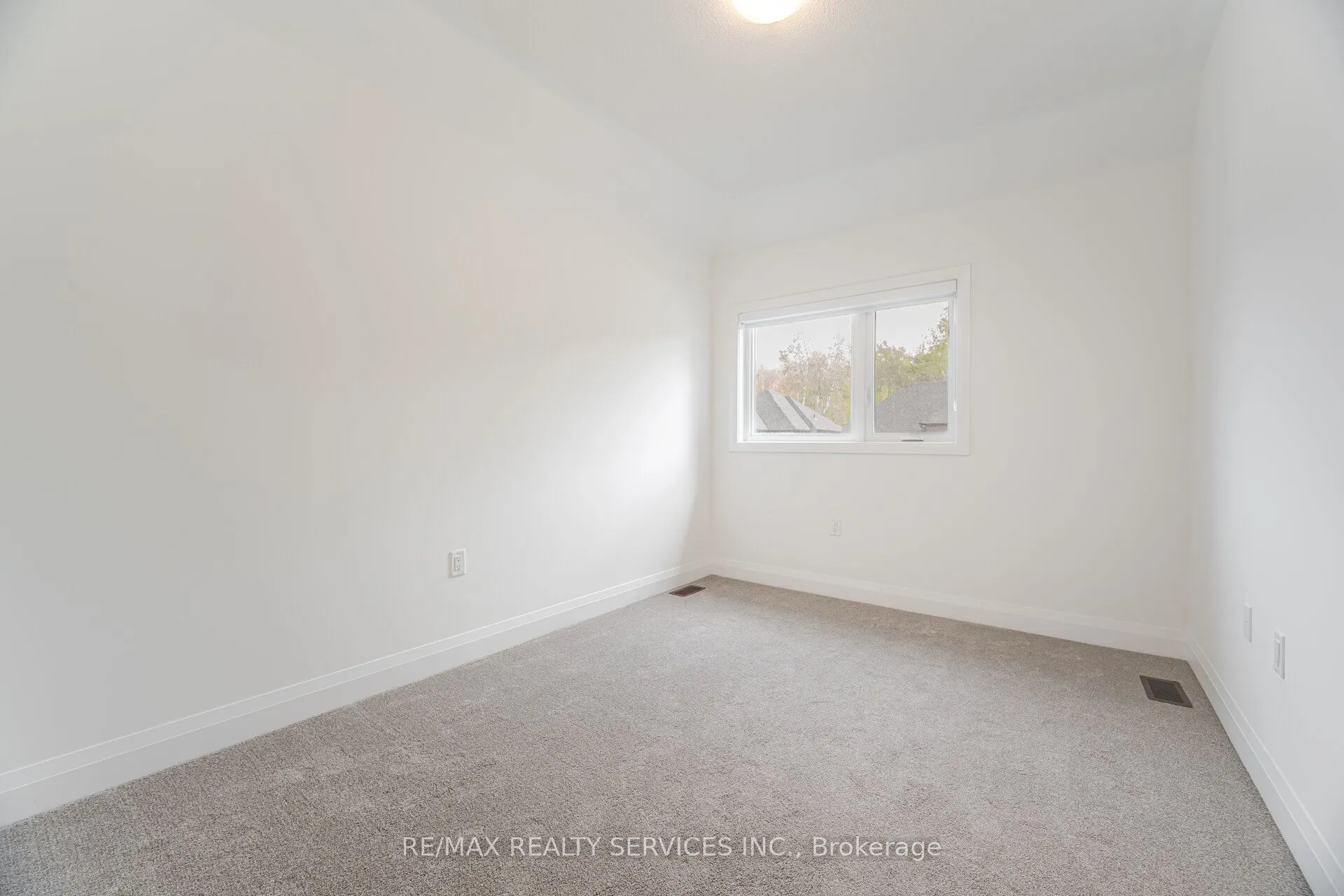 8 Lois Torrance Trail