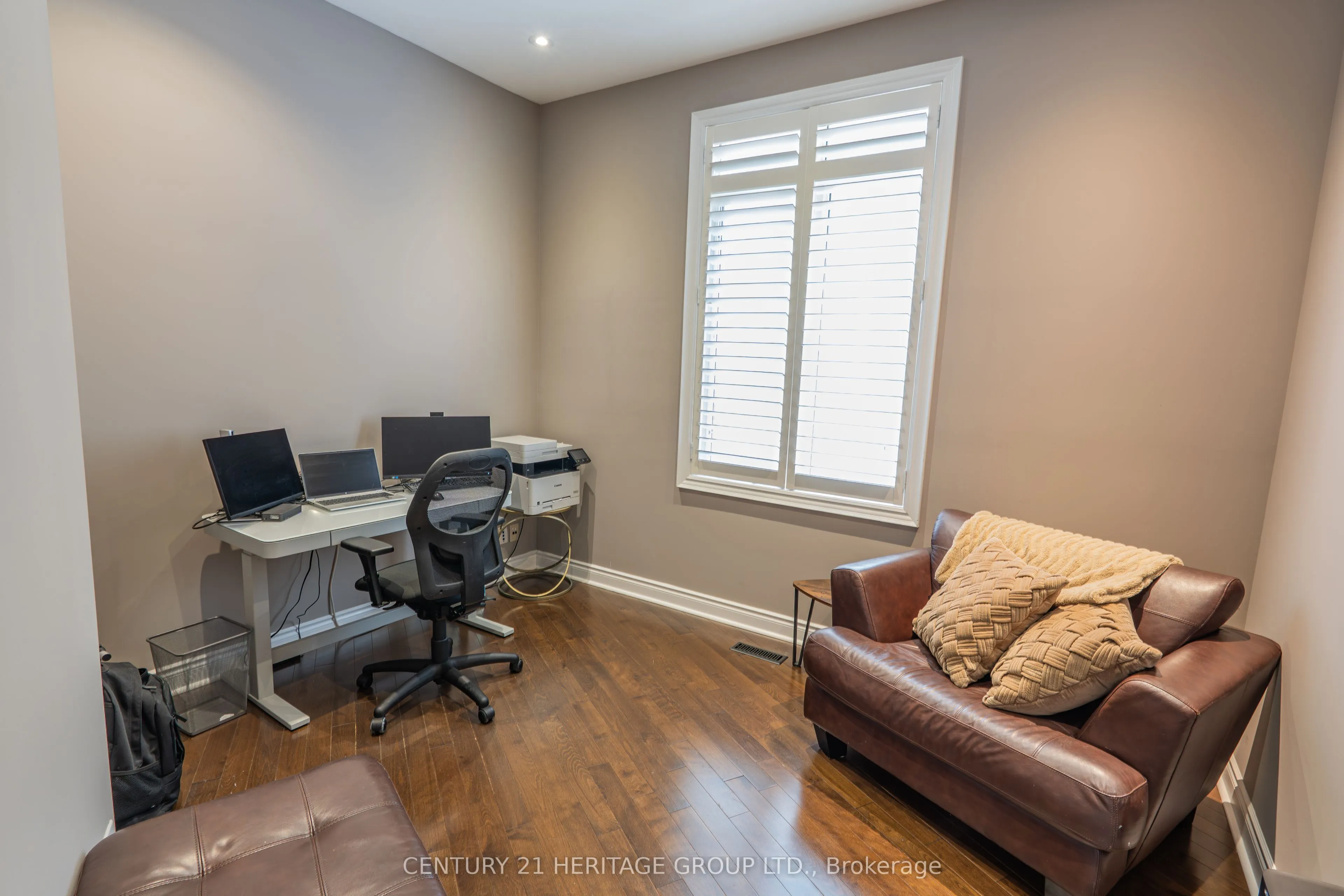 20 Altus Park Drive