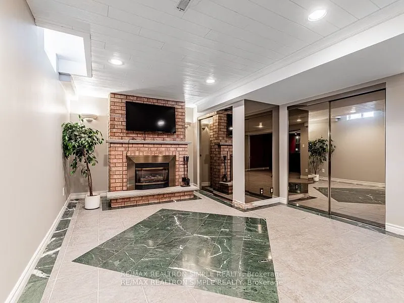 90 Treegrove Circle