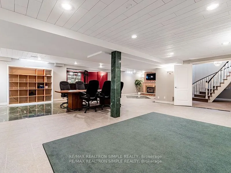 90 Treegrove Circle