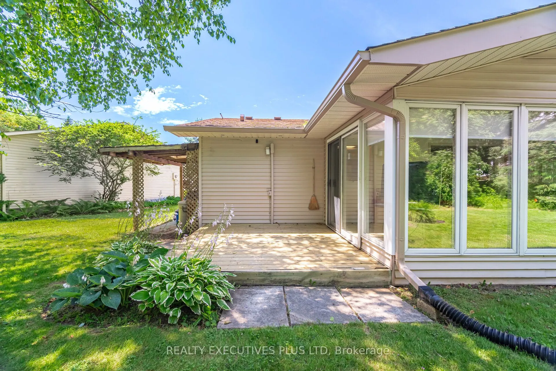3 Pineview Court