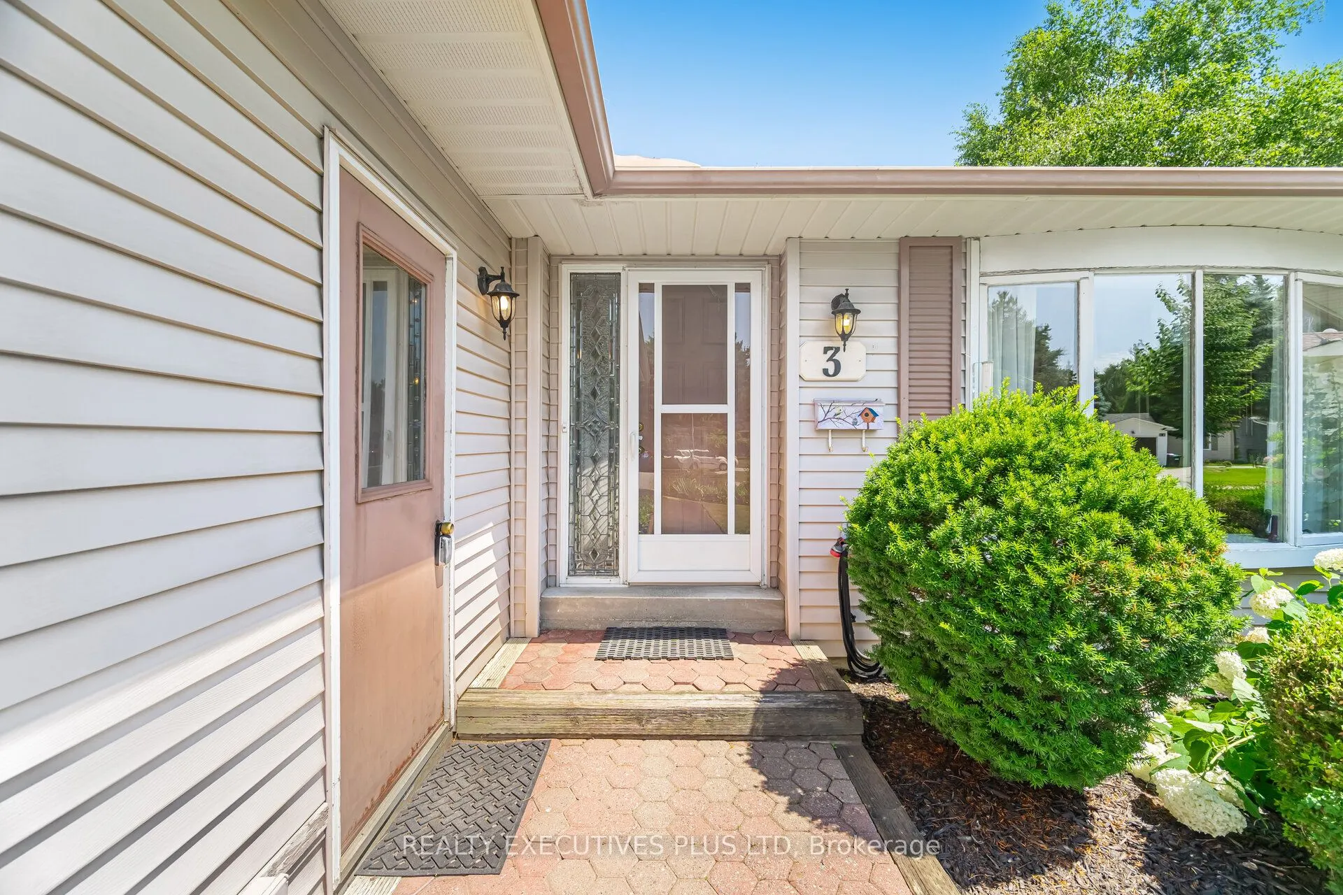3 Pineview Court