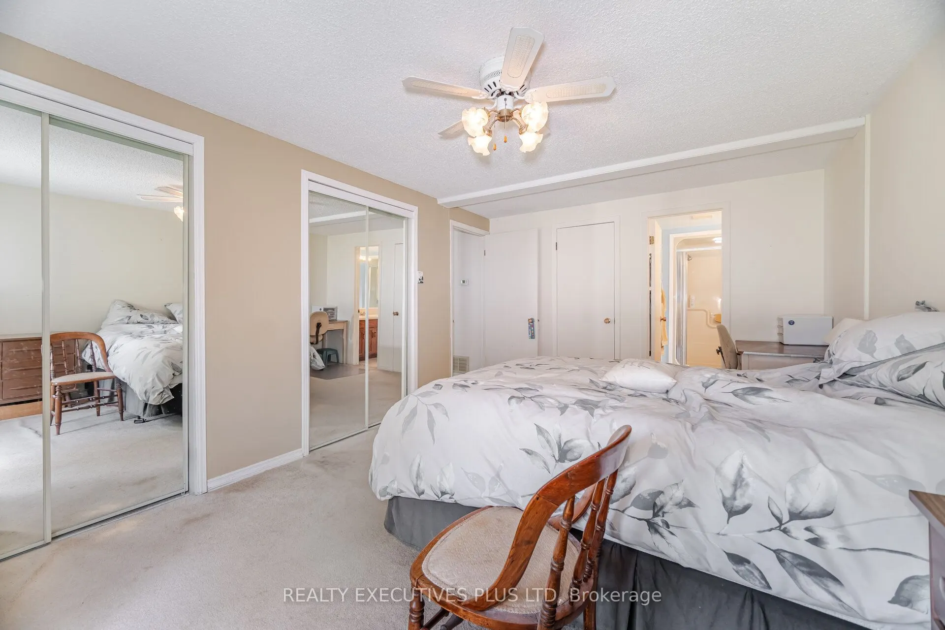 3 Pineview Court