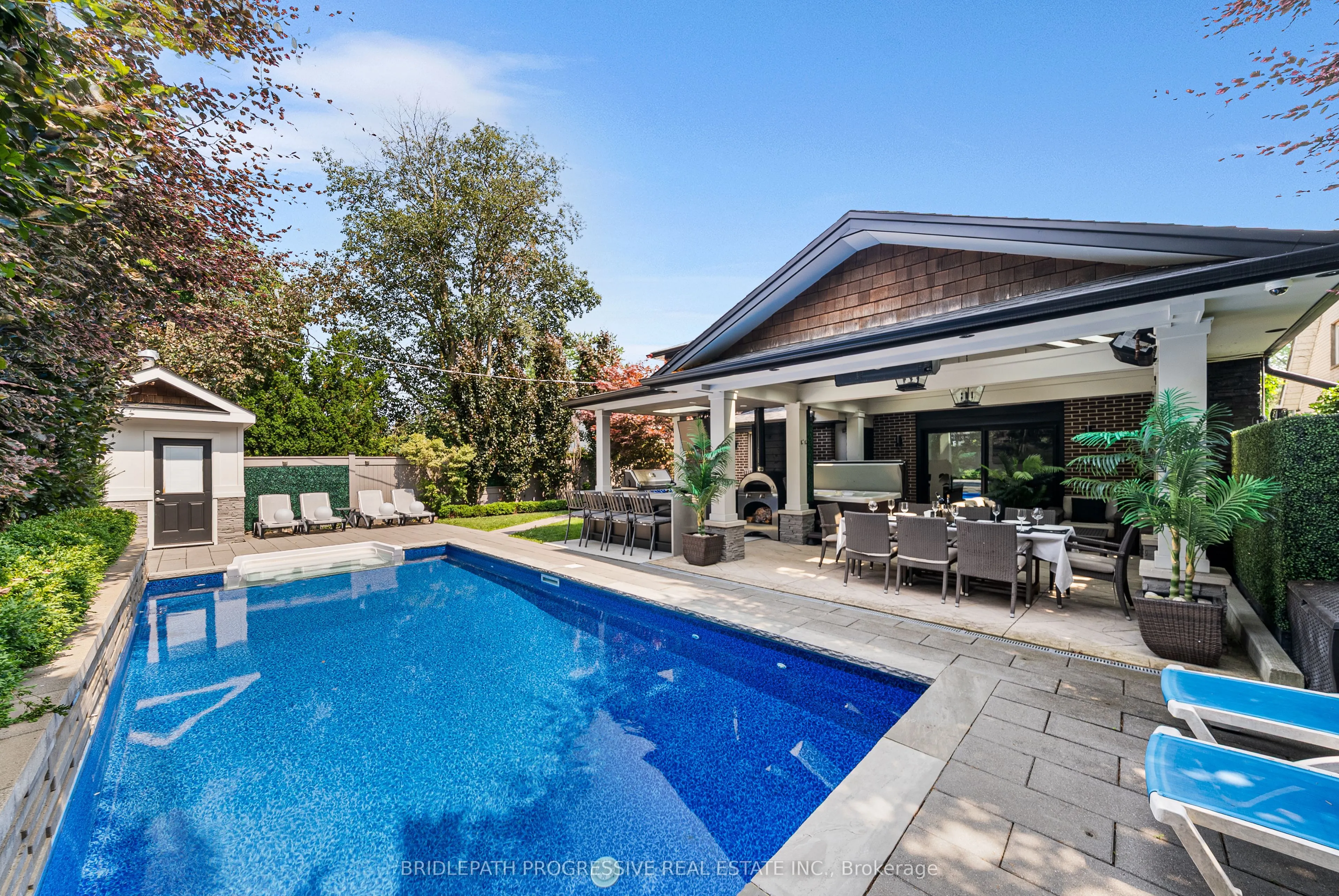 72 Royal Orchard Boulevard