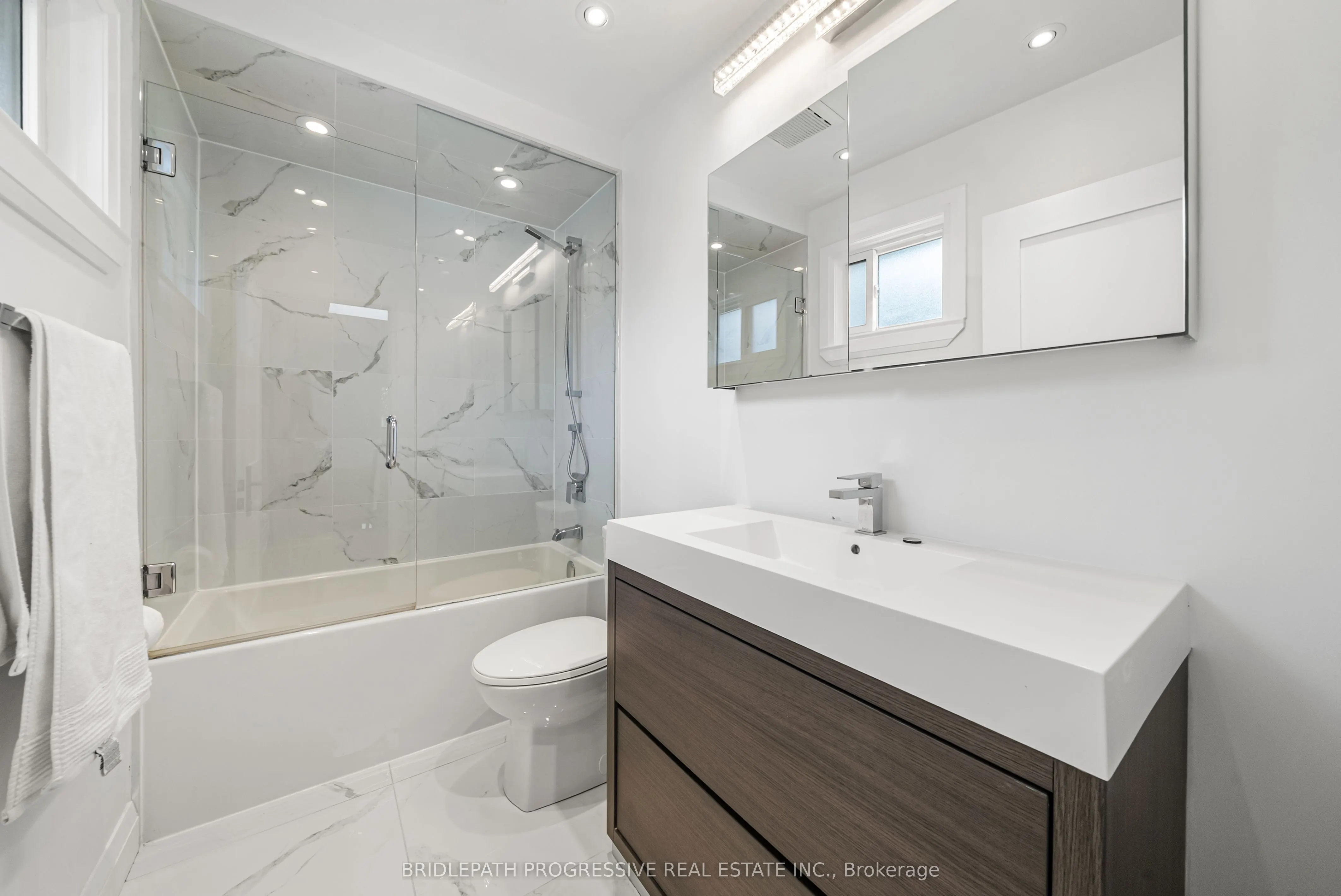 72 Royal Orchard Boulevard