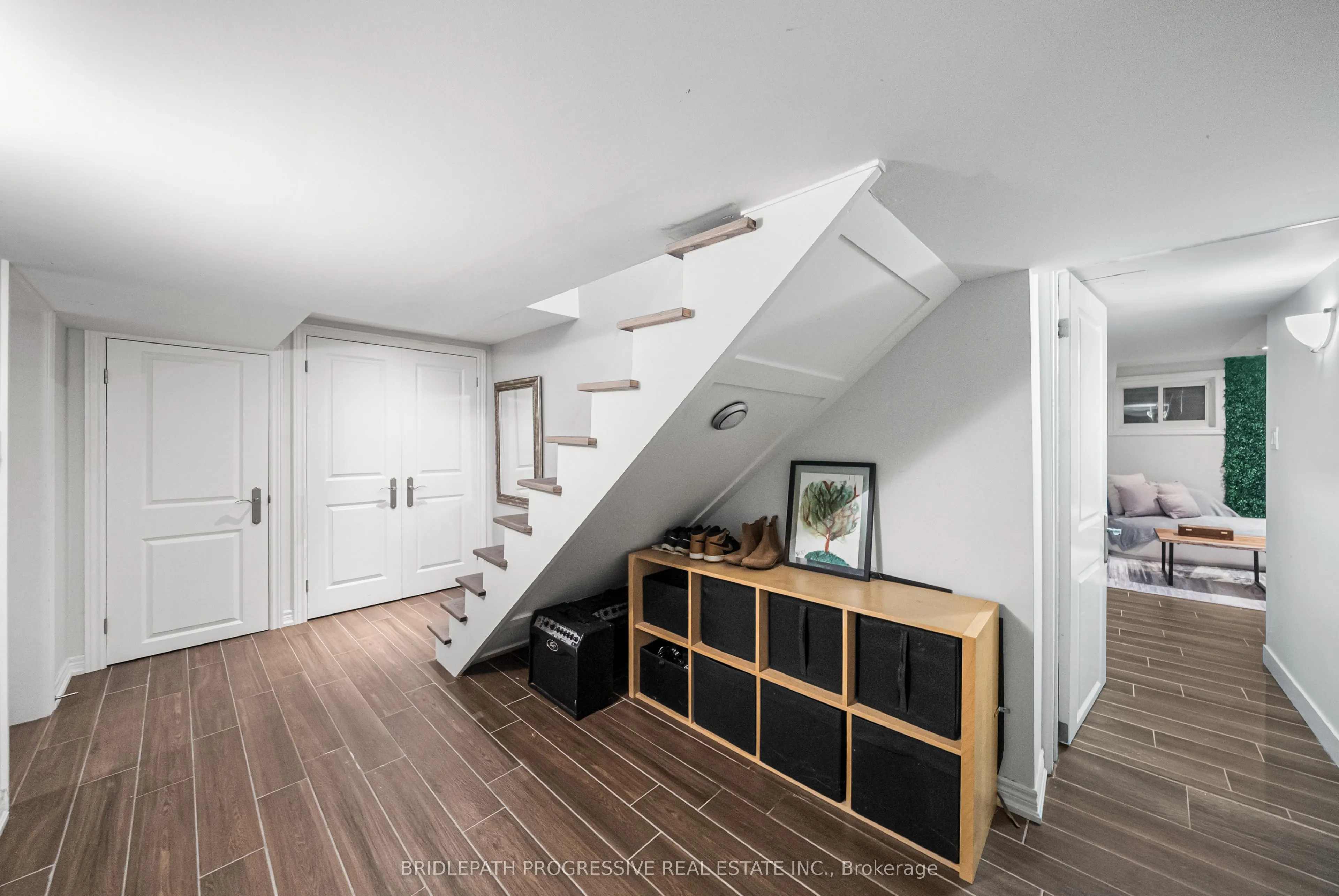 72 Royal Orchard Boulevard