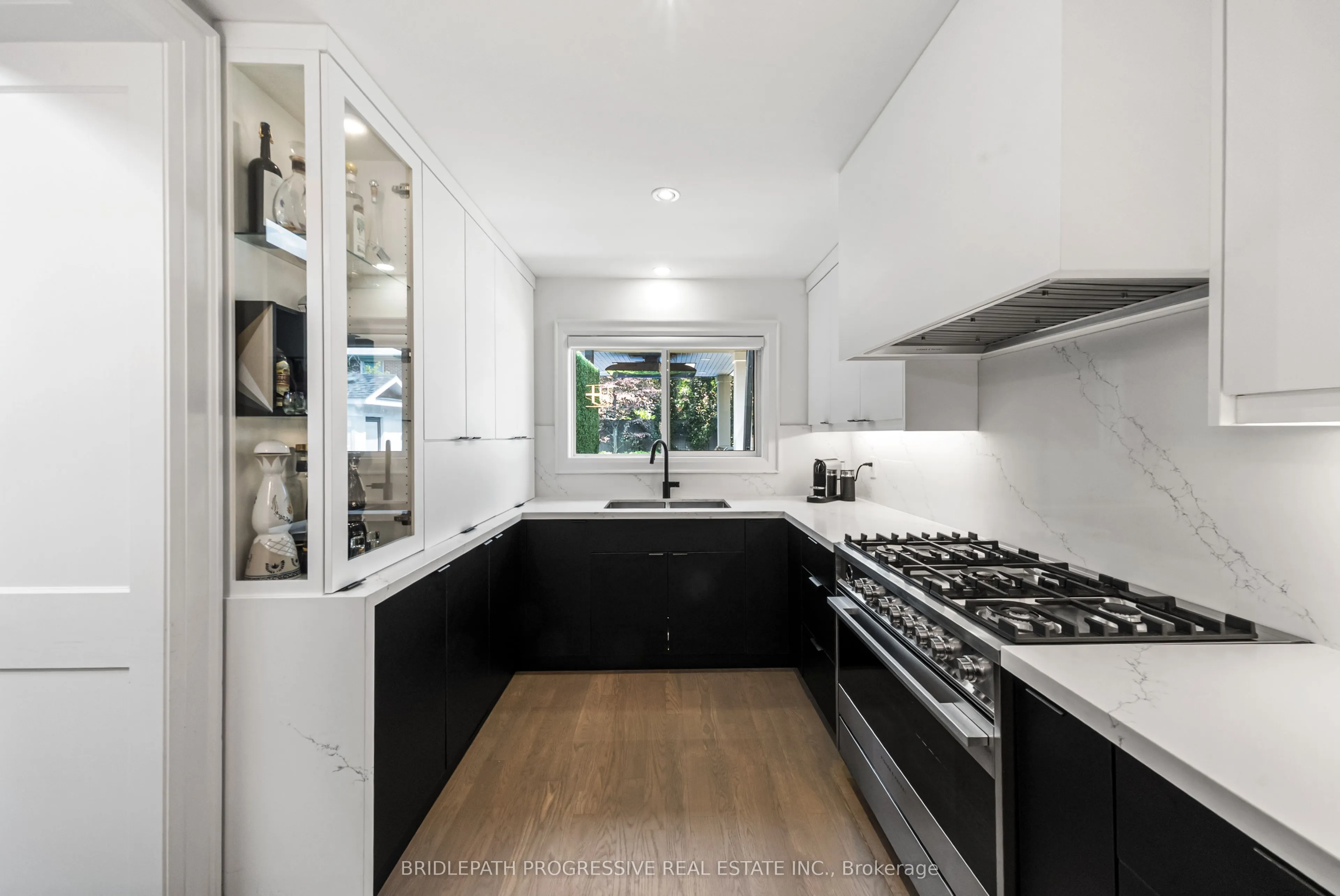 72 Royal Orchard Boulevard