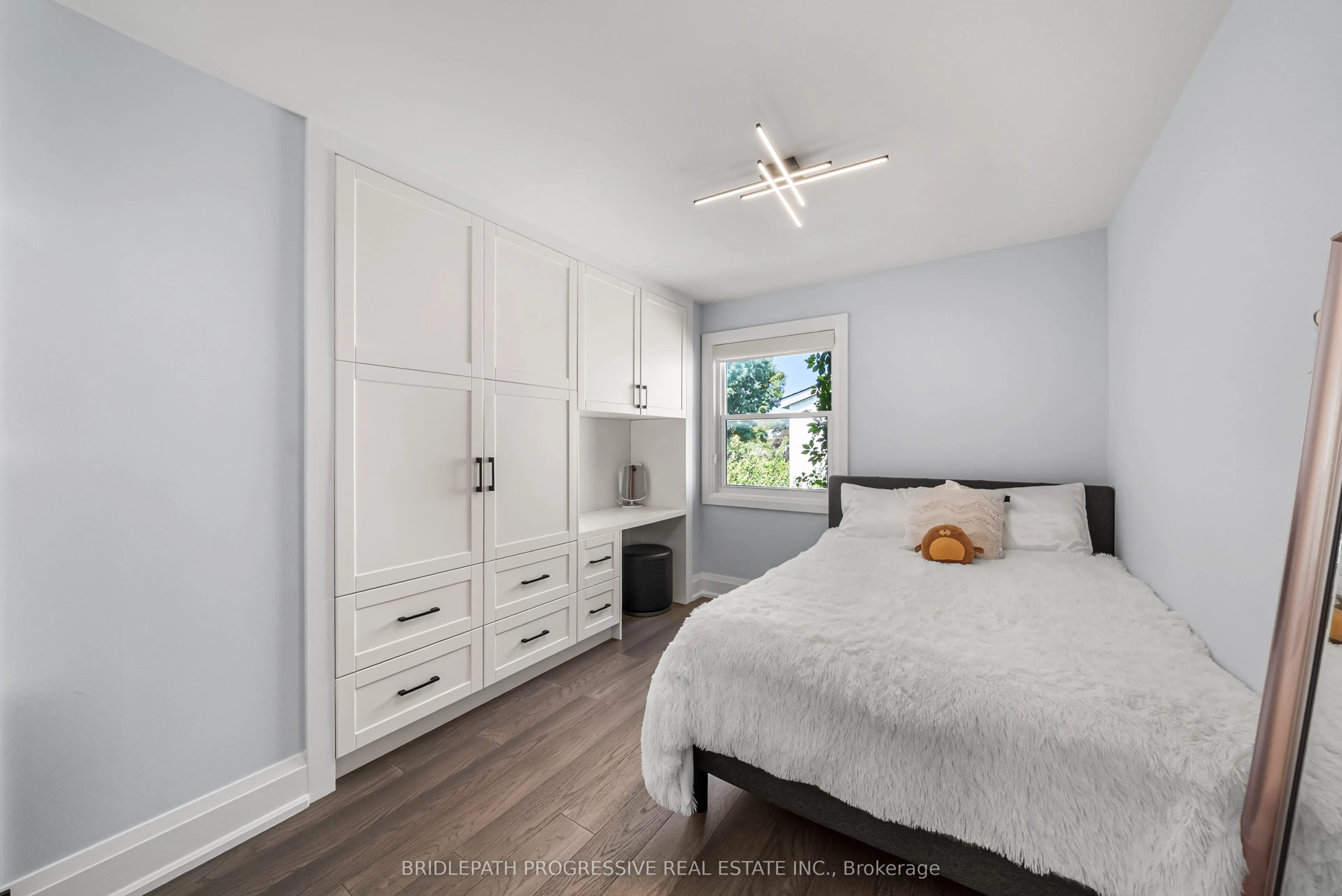 72 Royal Orchard Boulevard