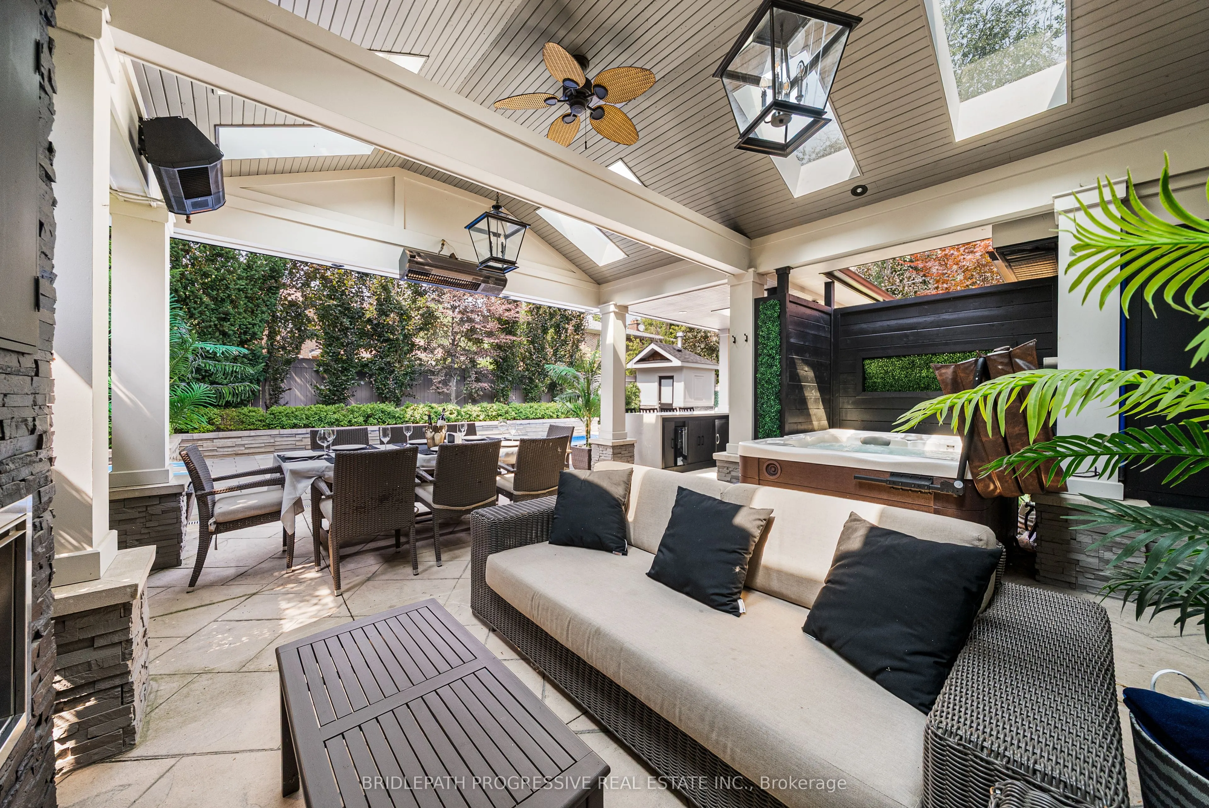 72 Royal Orchard Boulevard