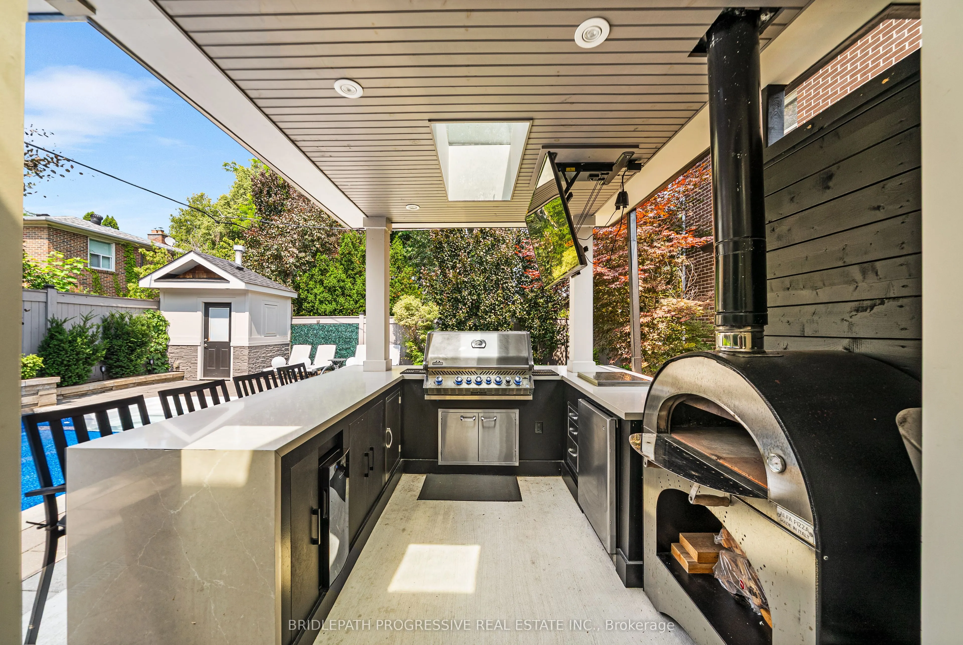 72 Royal Orchard Boulevard