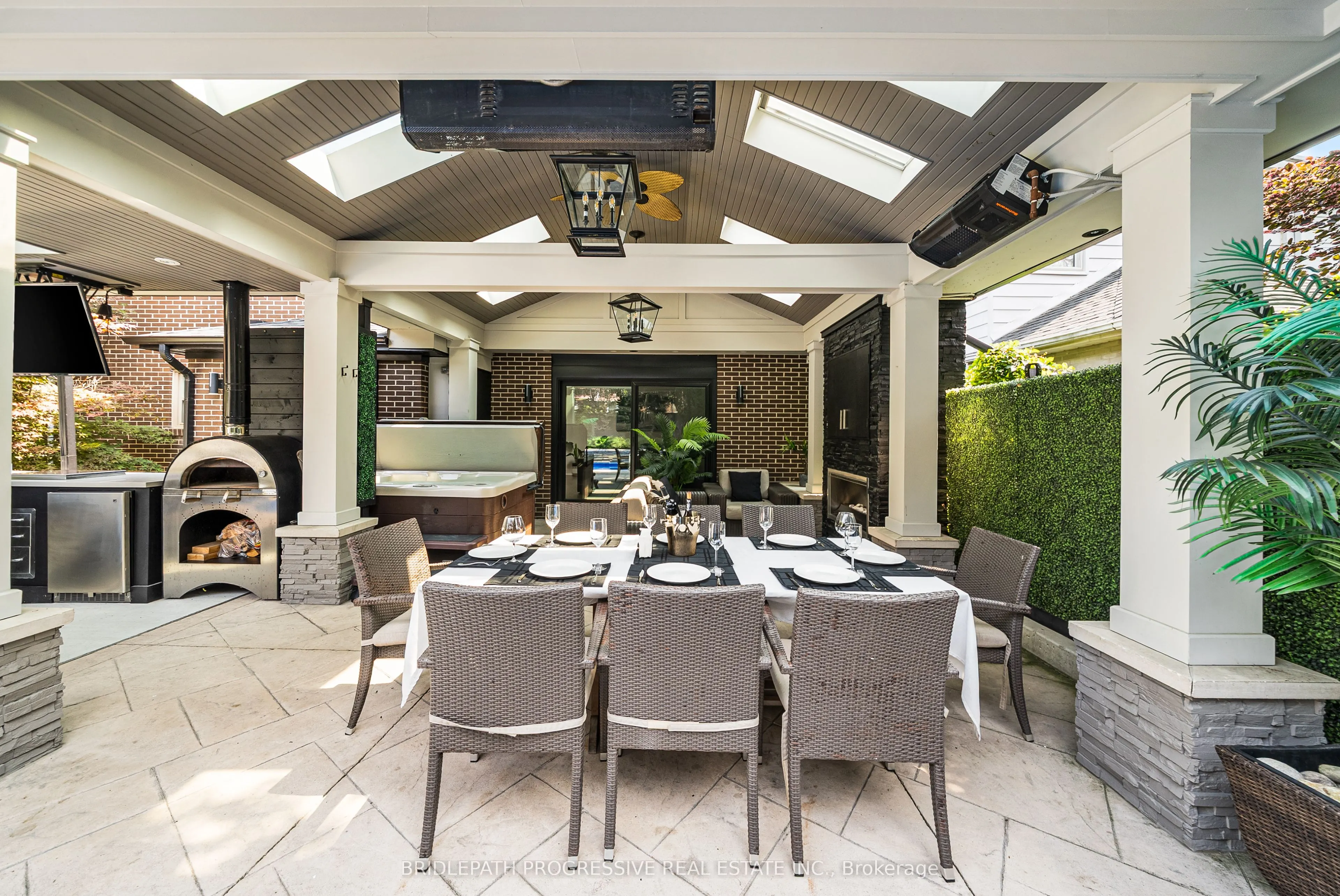 72 Royal Orchard Boulevard