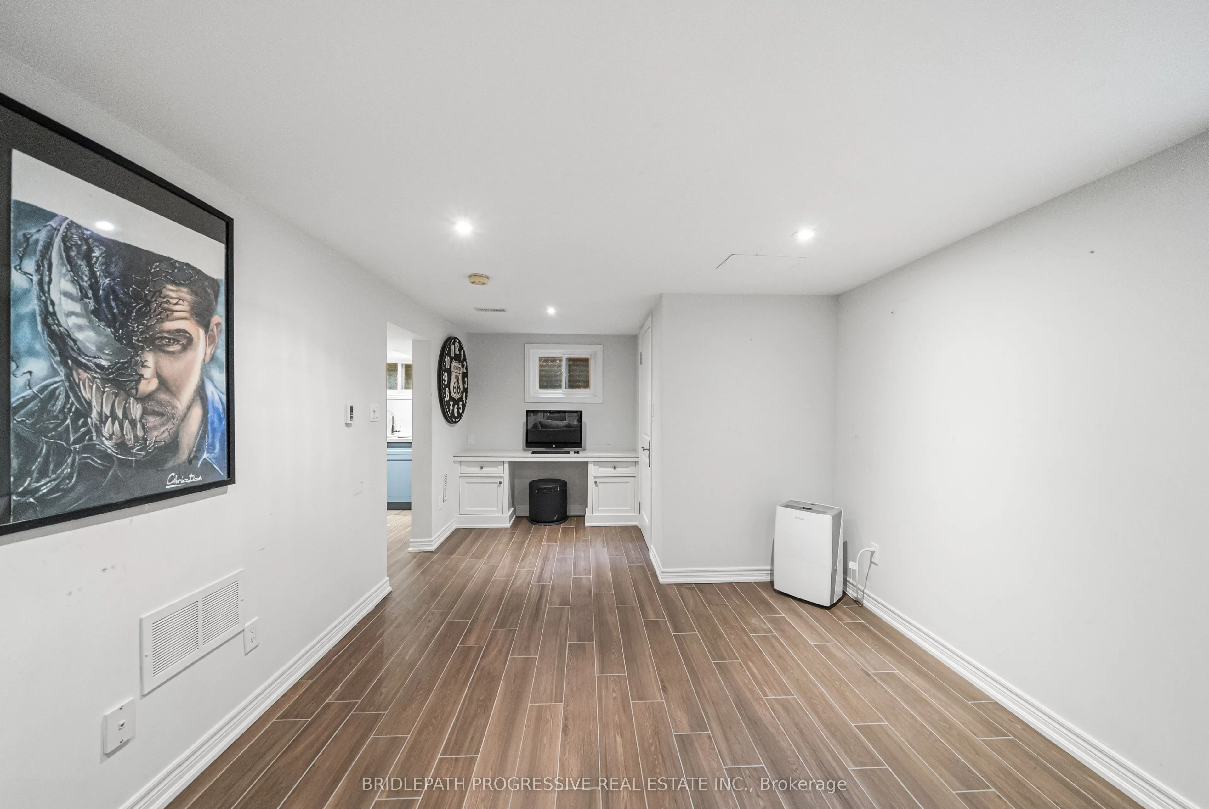 72 Royal Orchard Boulevard
