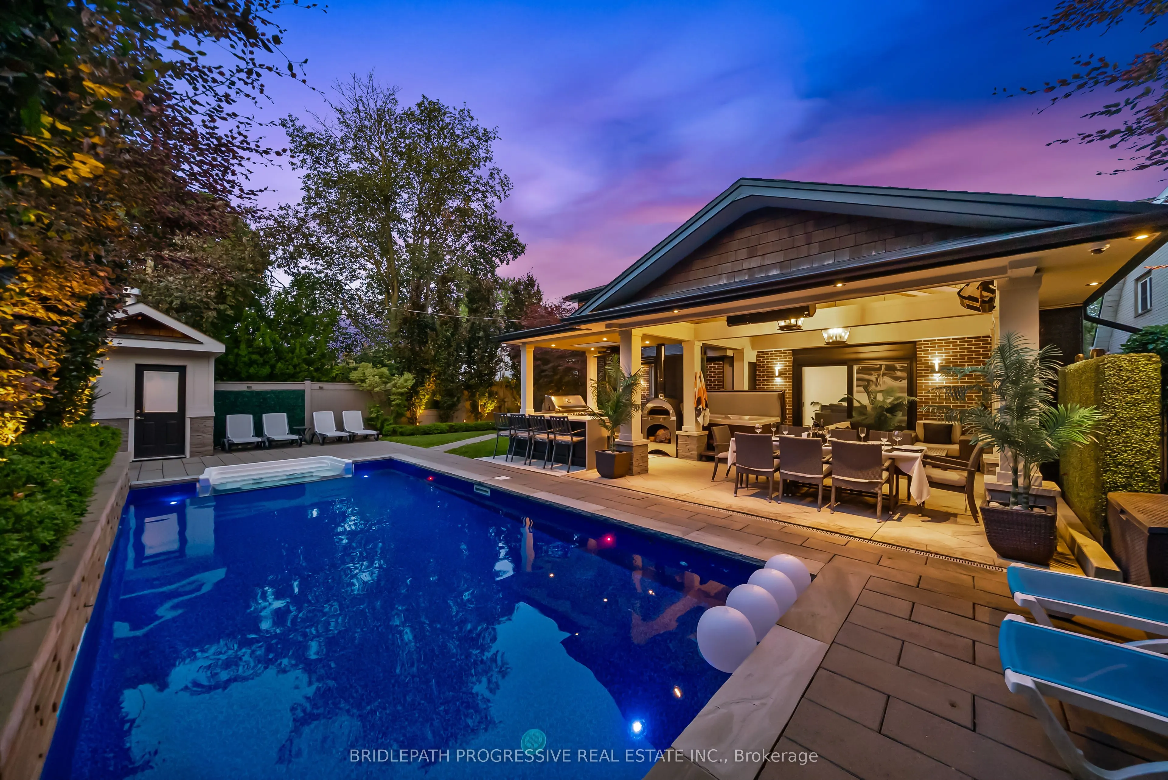 72 Royal Orchard Boulevard
