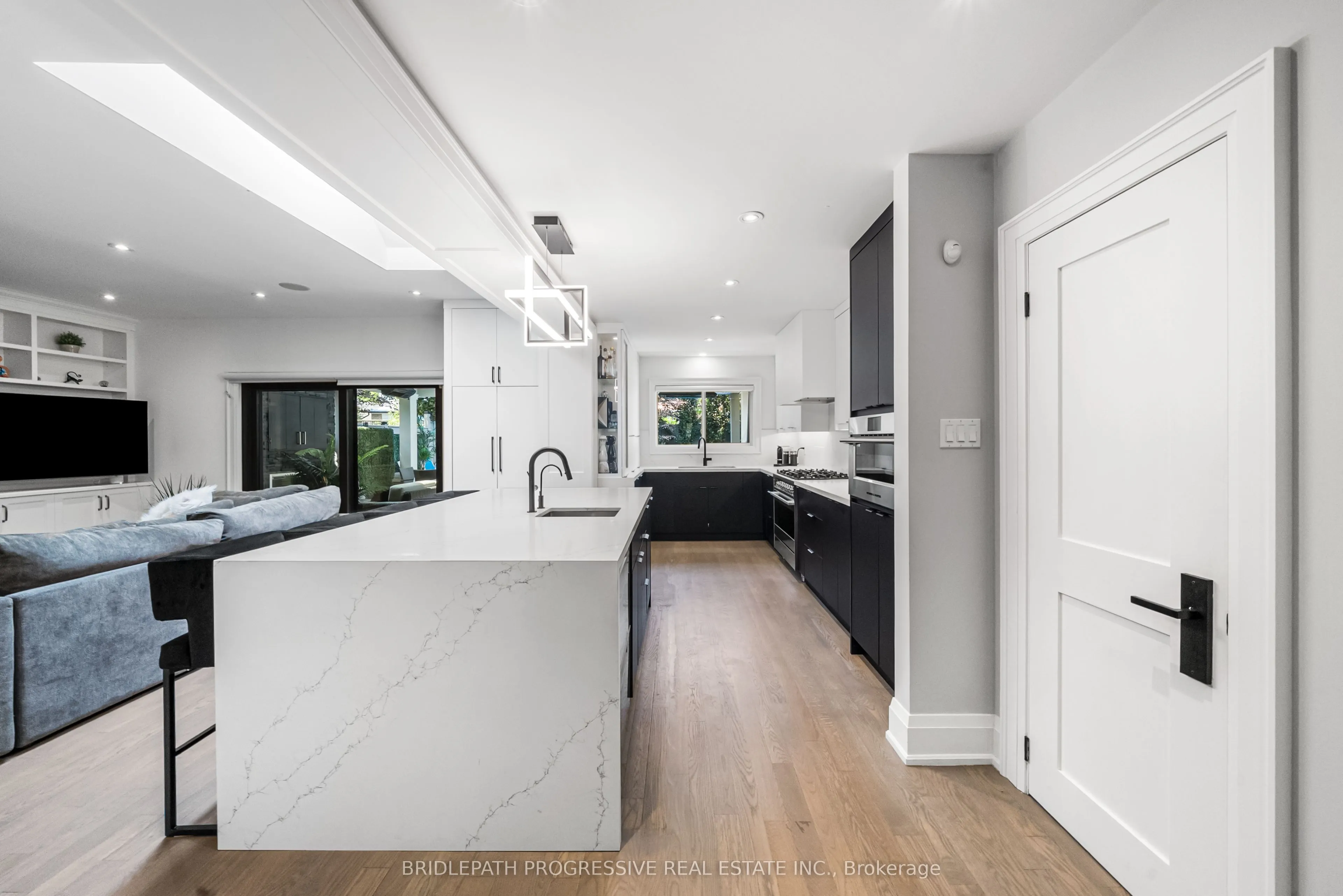72 Royal Orchard Boulevard