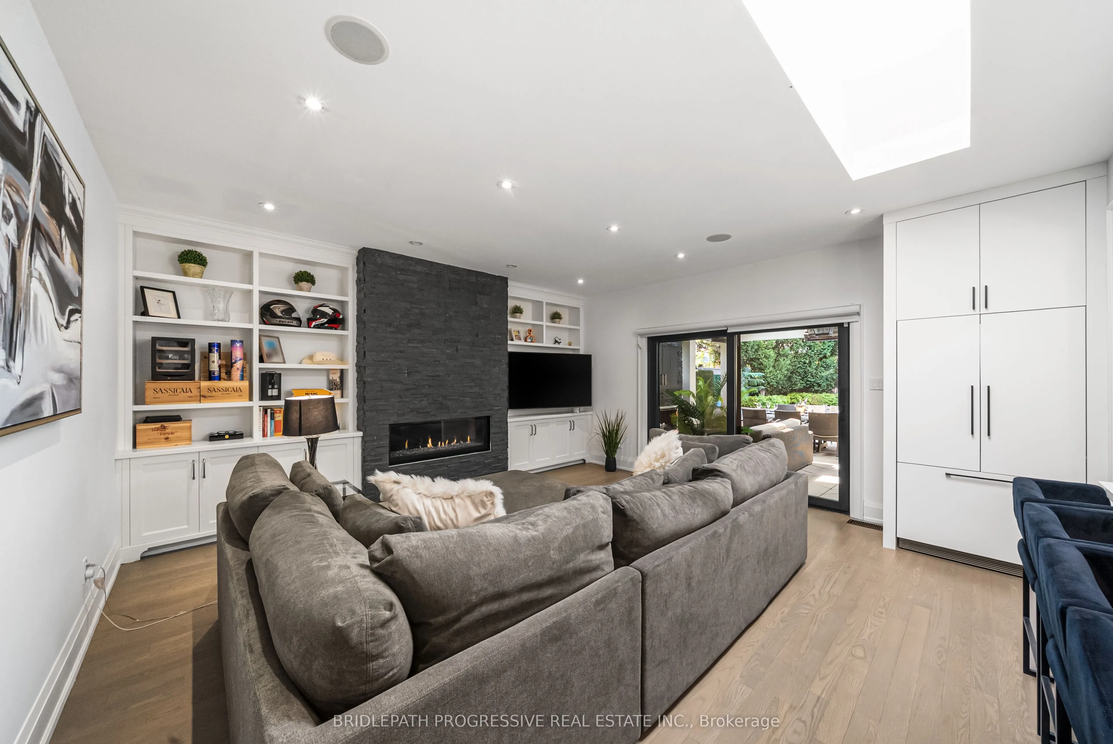 72 Royal Orchard Boulevard