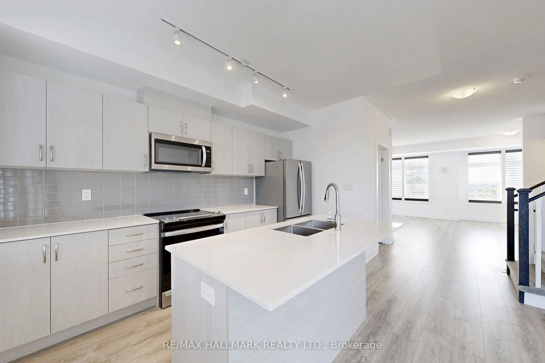 5436 Main Street