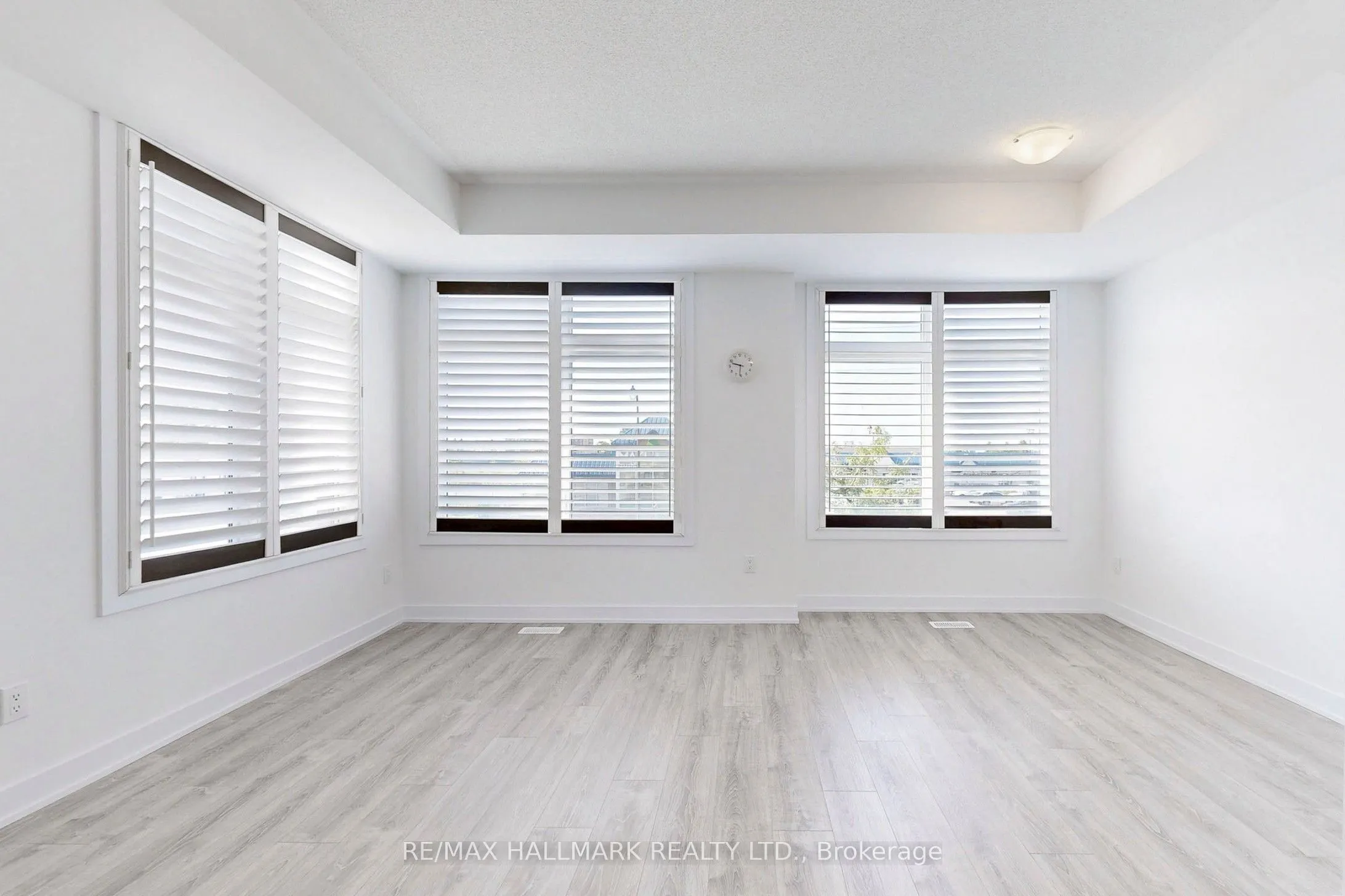 5436 Main Street