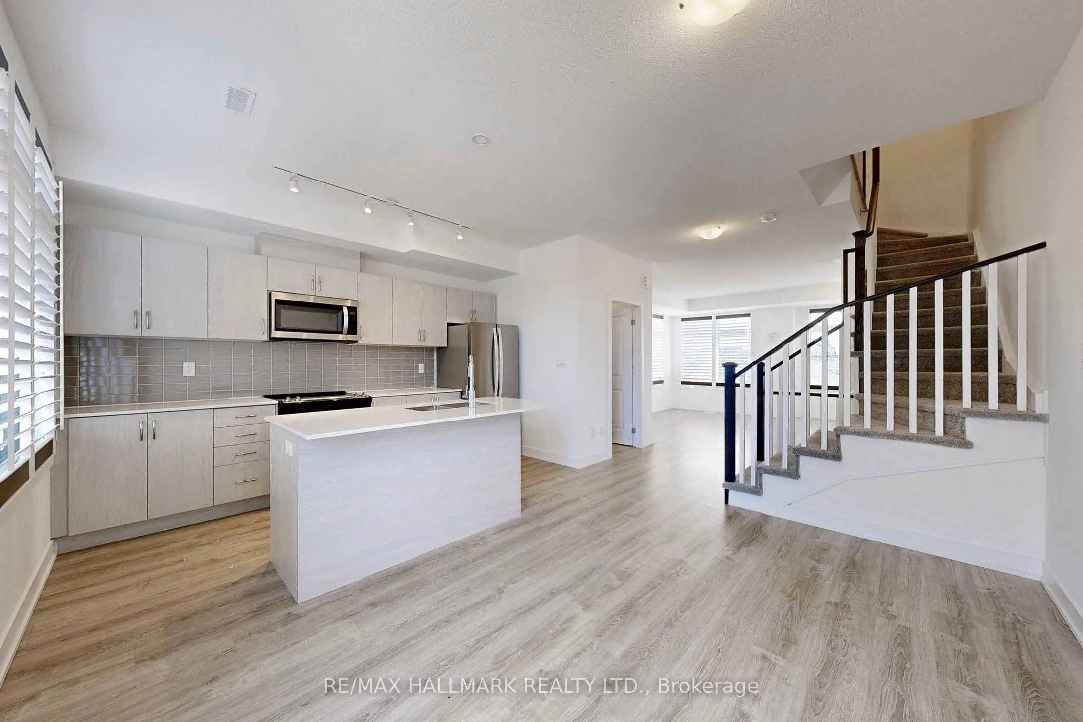 5436 Main Street