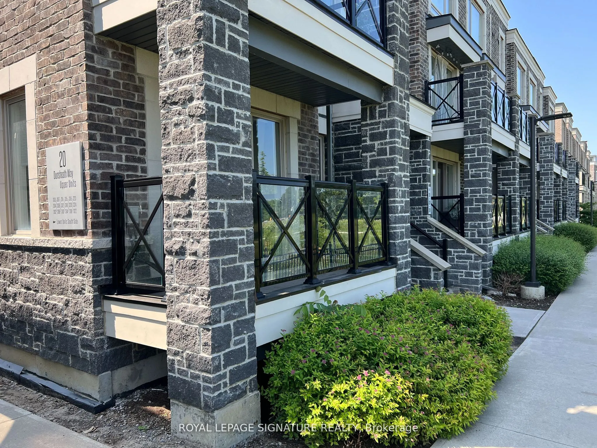 20 Dunsheath Way, #322