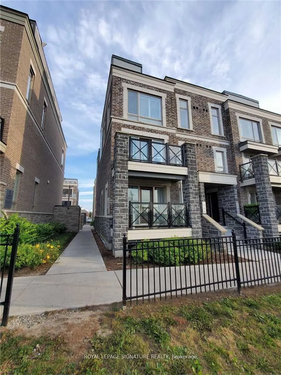 20 Dunsheath Way, #322