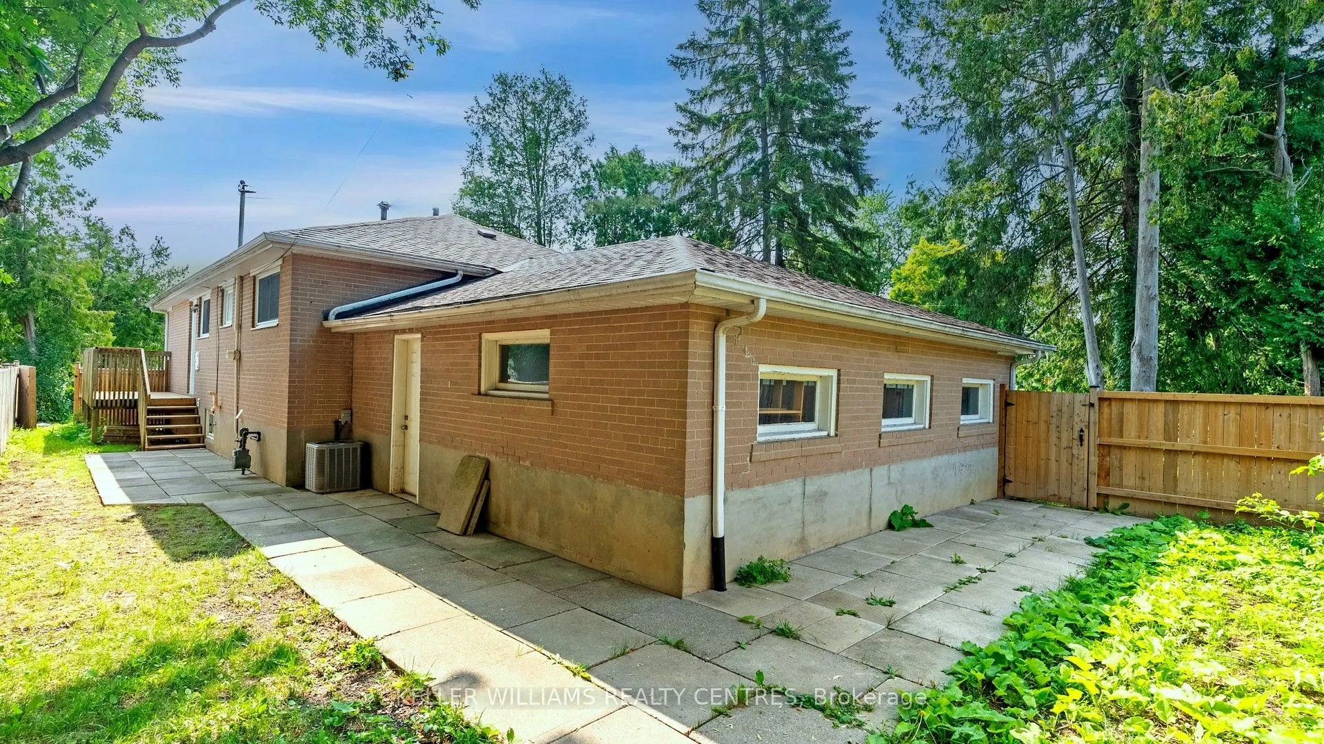 14 Algonquin Crescent