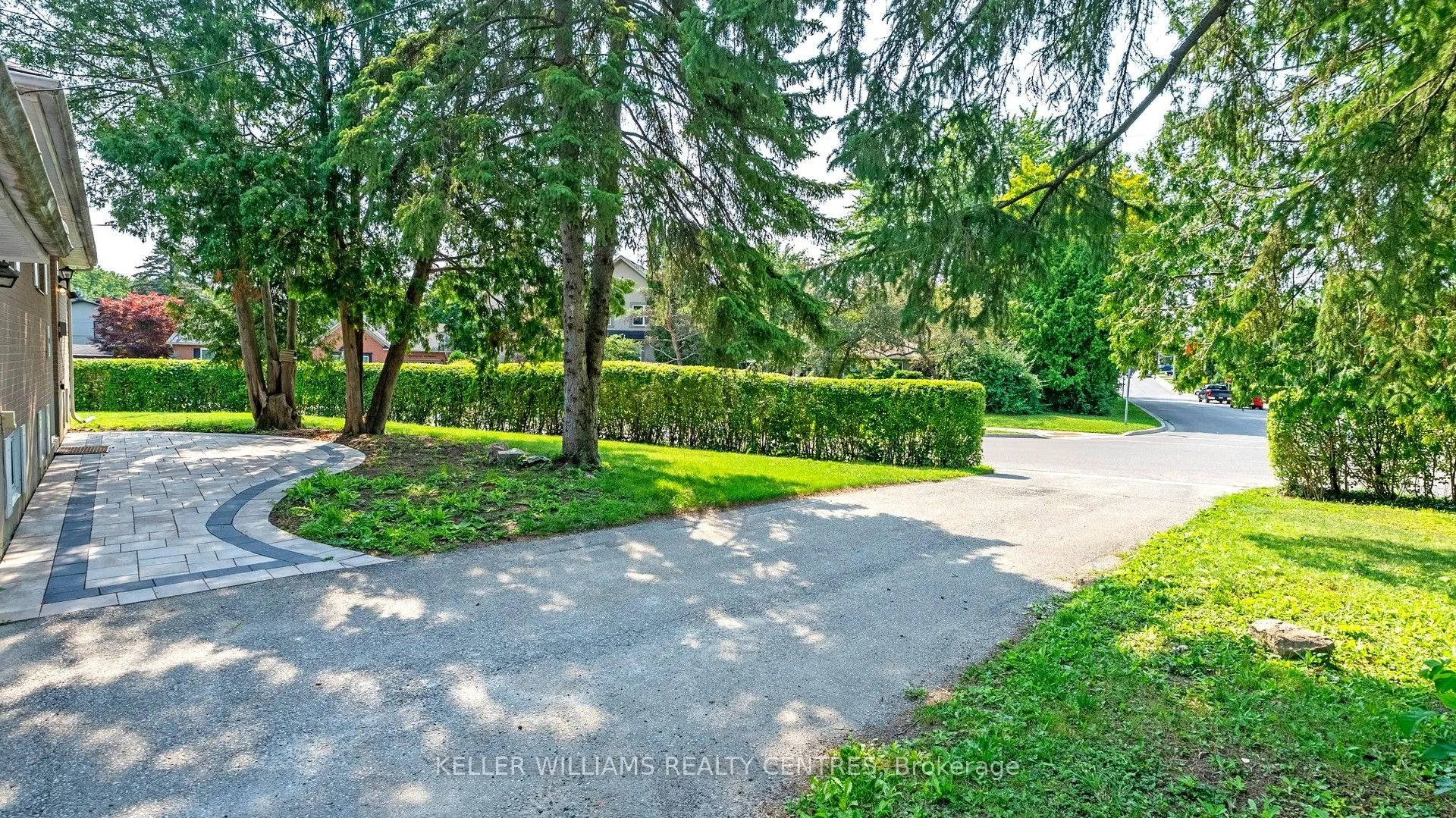 14 Algonquin Crescent
