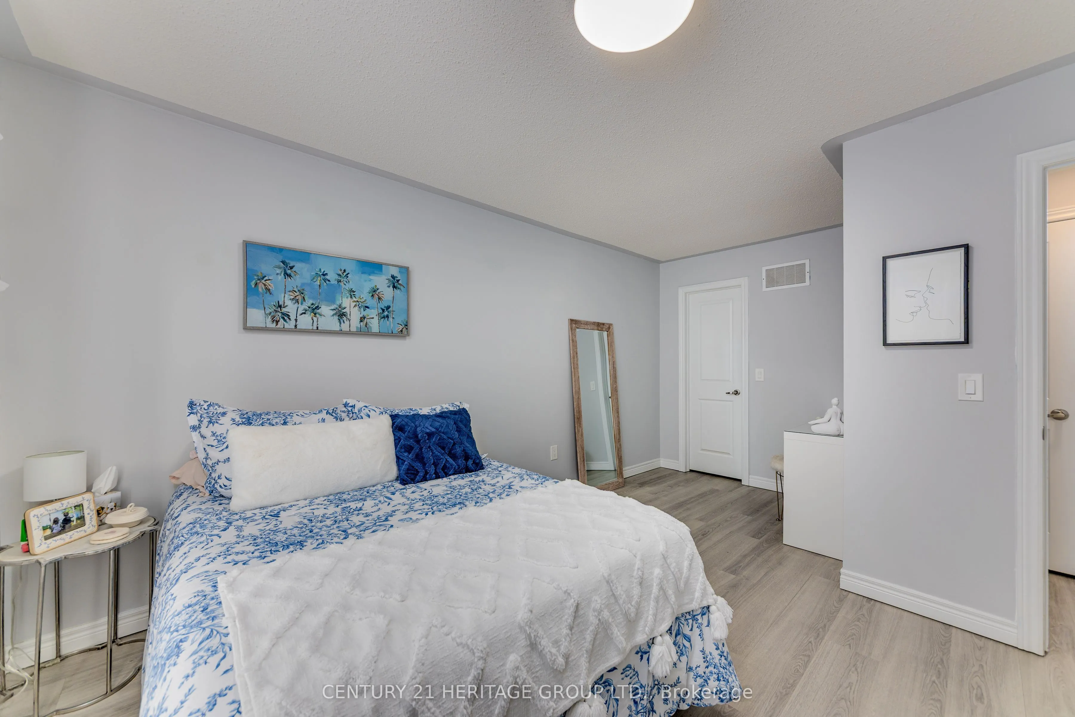 61 Kingsmere Crescent