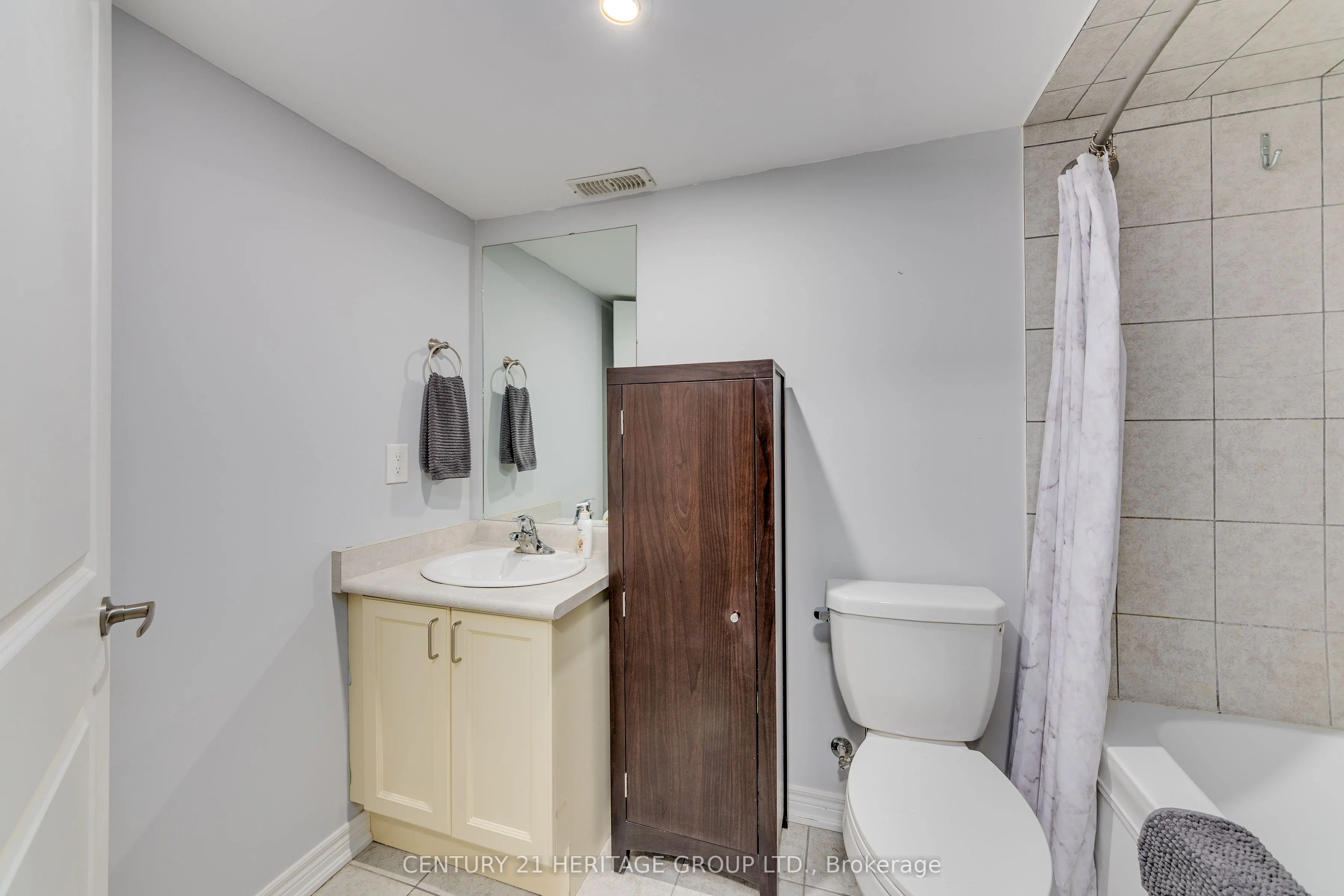 61 Kingsmere Crescent