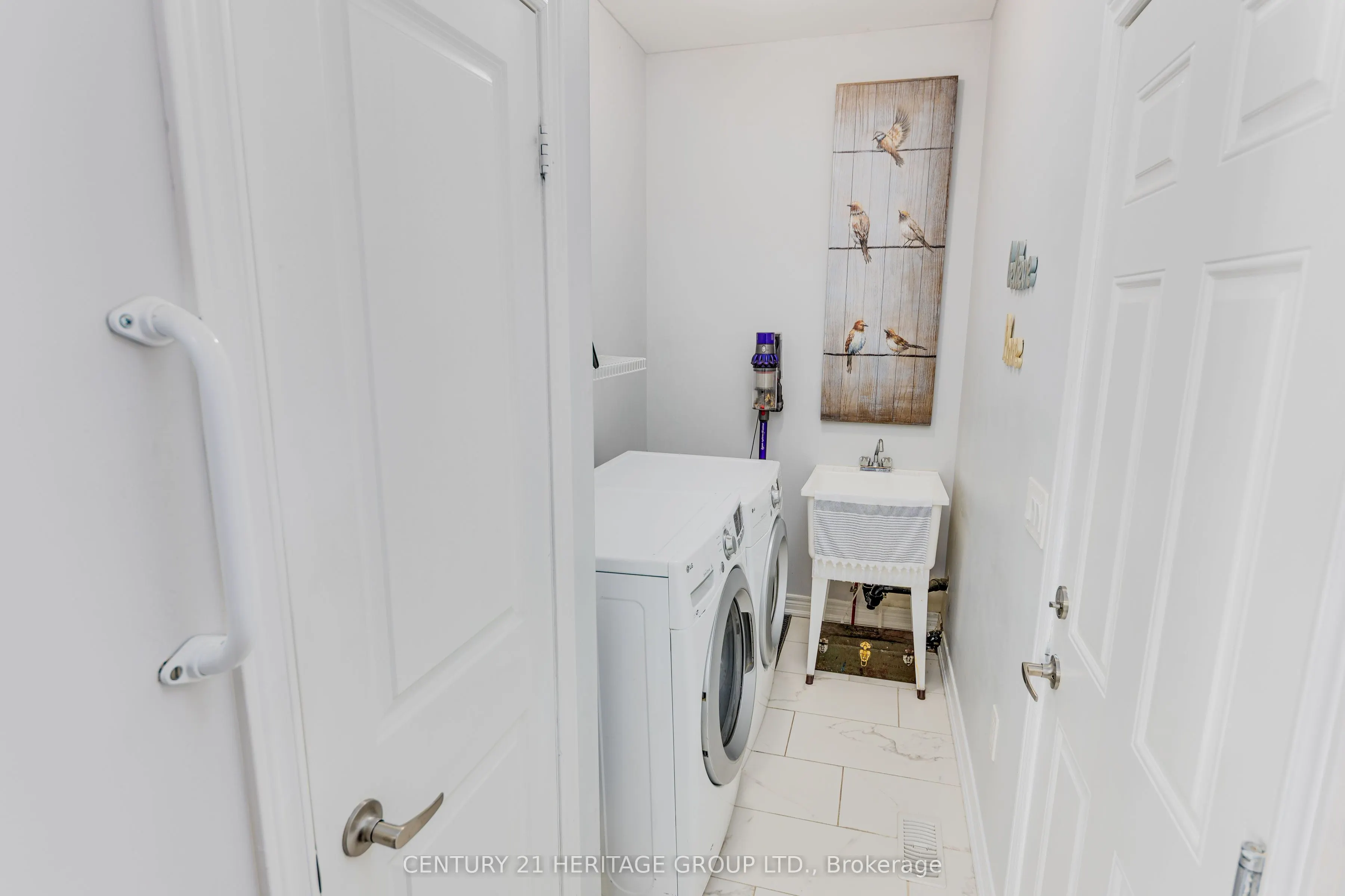 61 Kingsmere Crescent