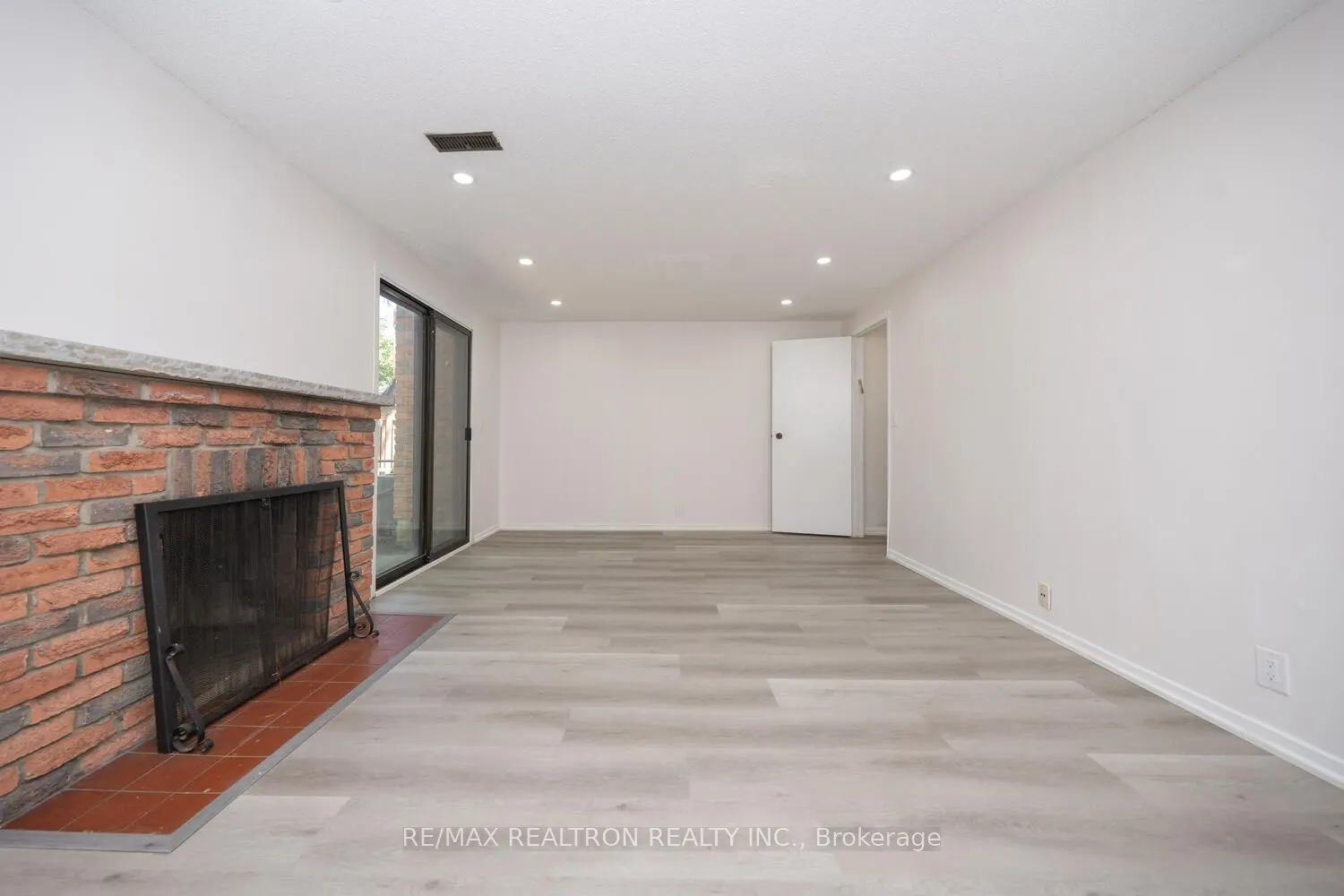 50 Dana Crescent