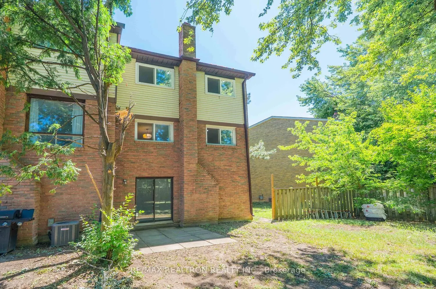 50 Dana Crescent