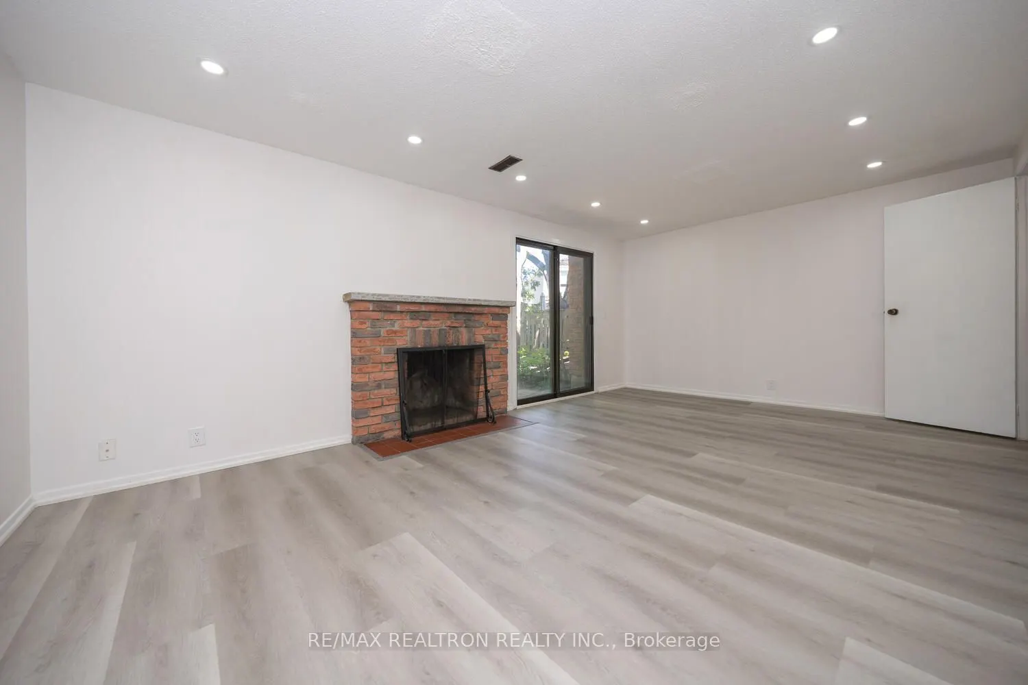 50 Dana Crescent