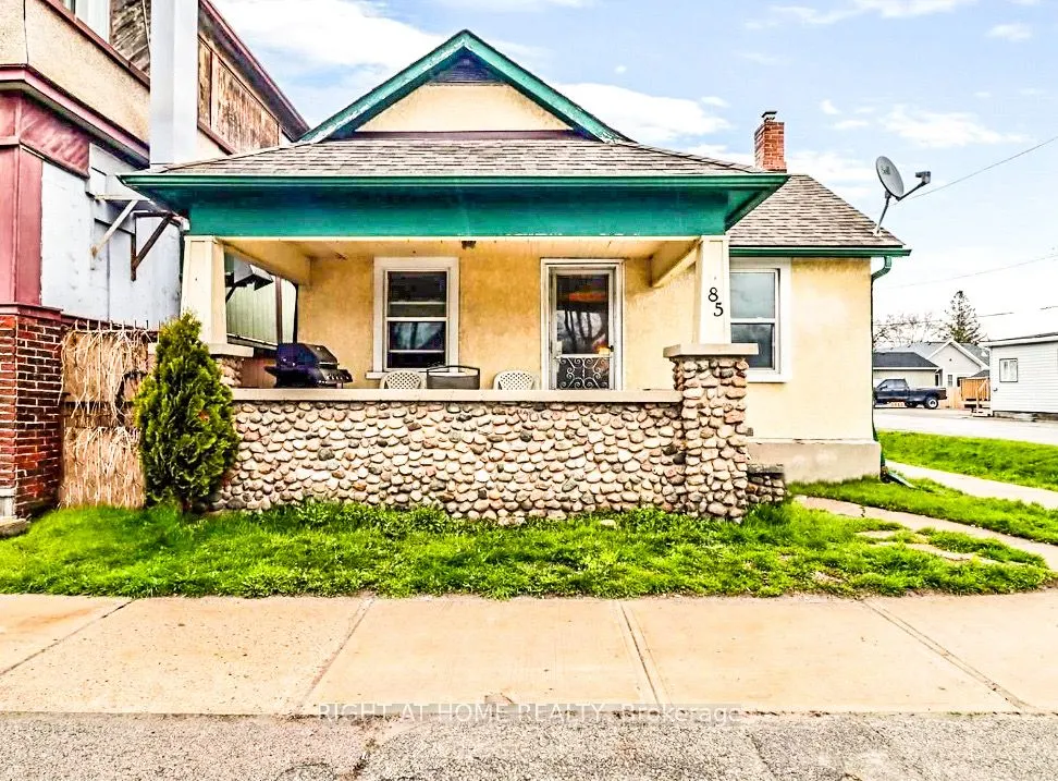 85 High Street E