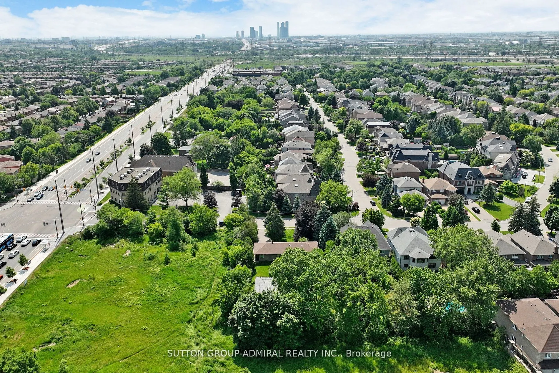 27 Vaughan Boulevard