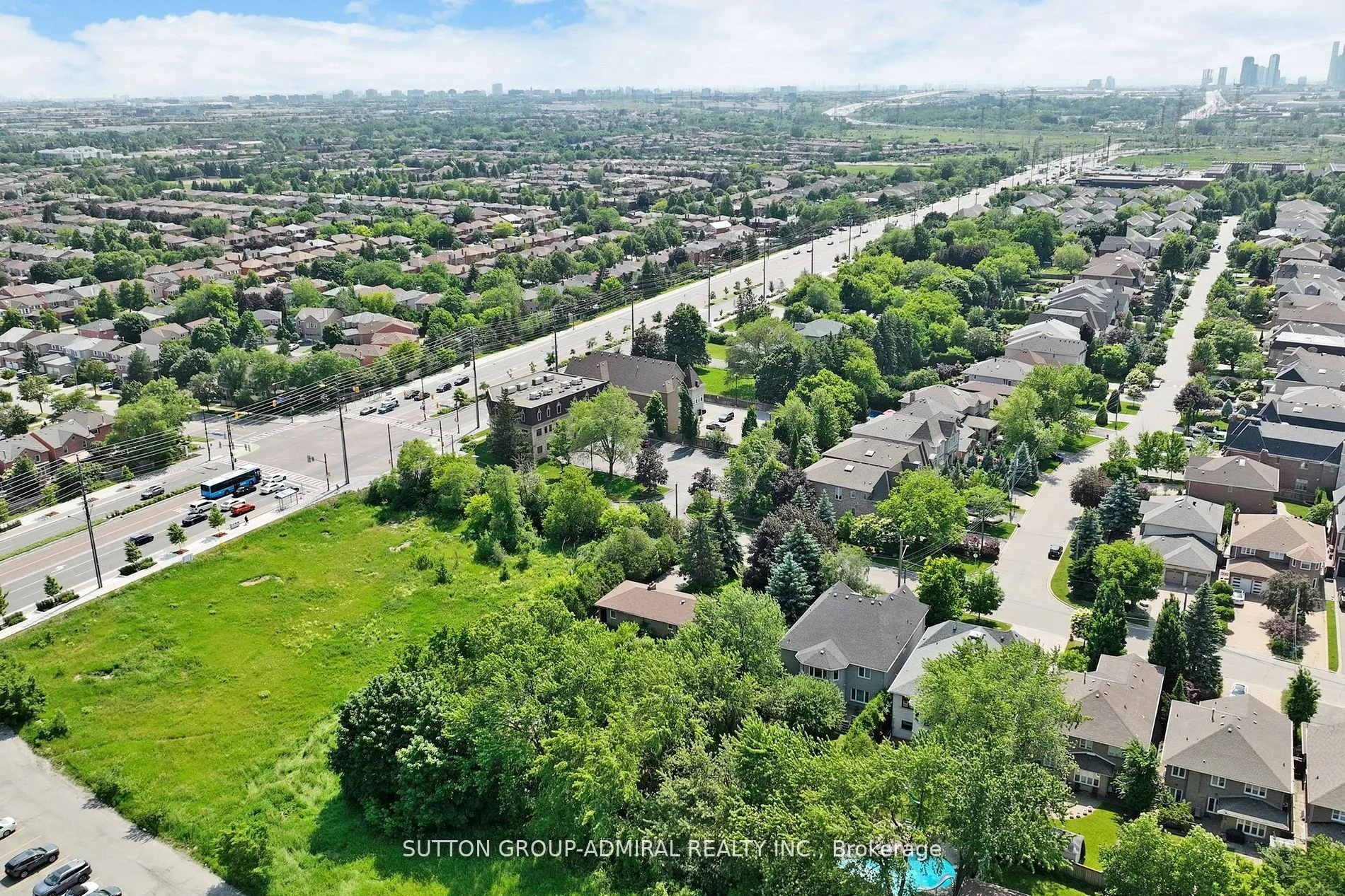 27 Vaughan Boulevard
