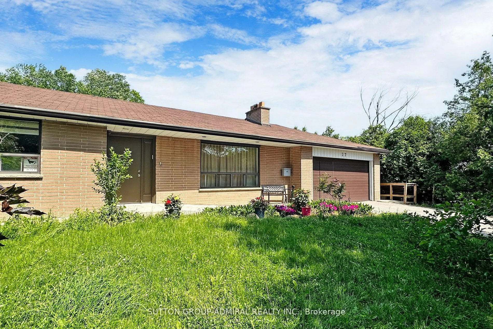 27 Vaughan Boulevard