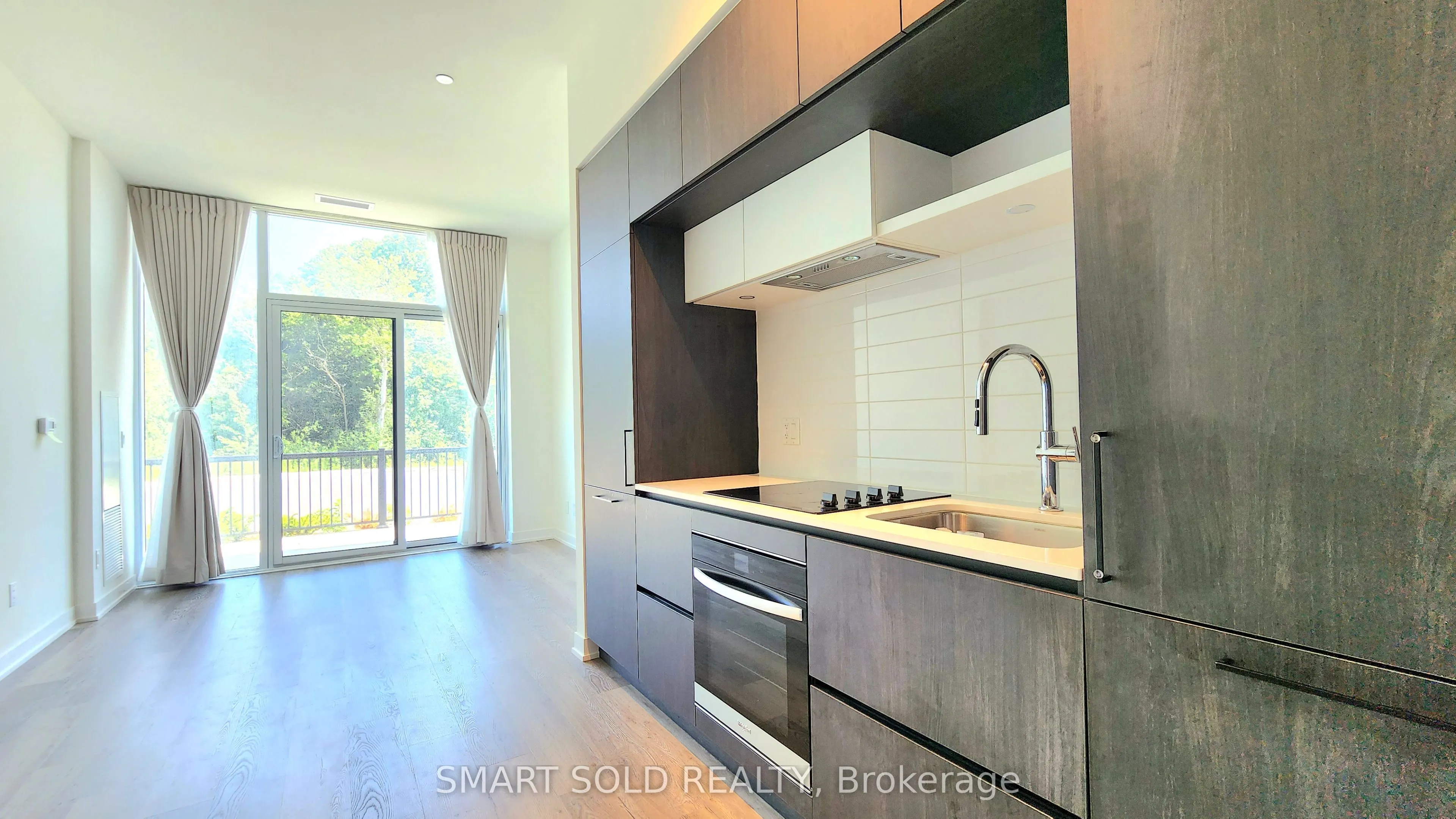 6 David Eyer Road, #107
